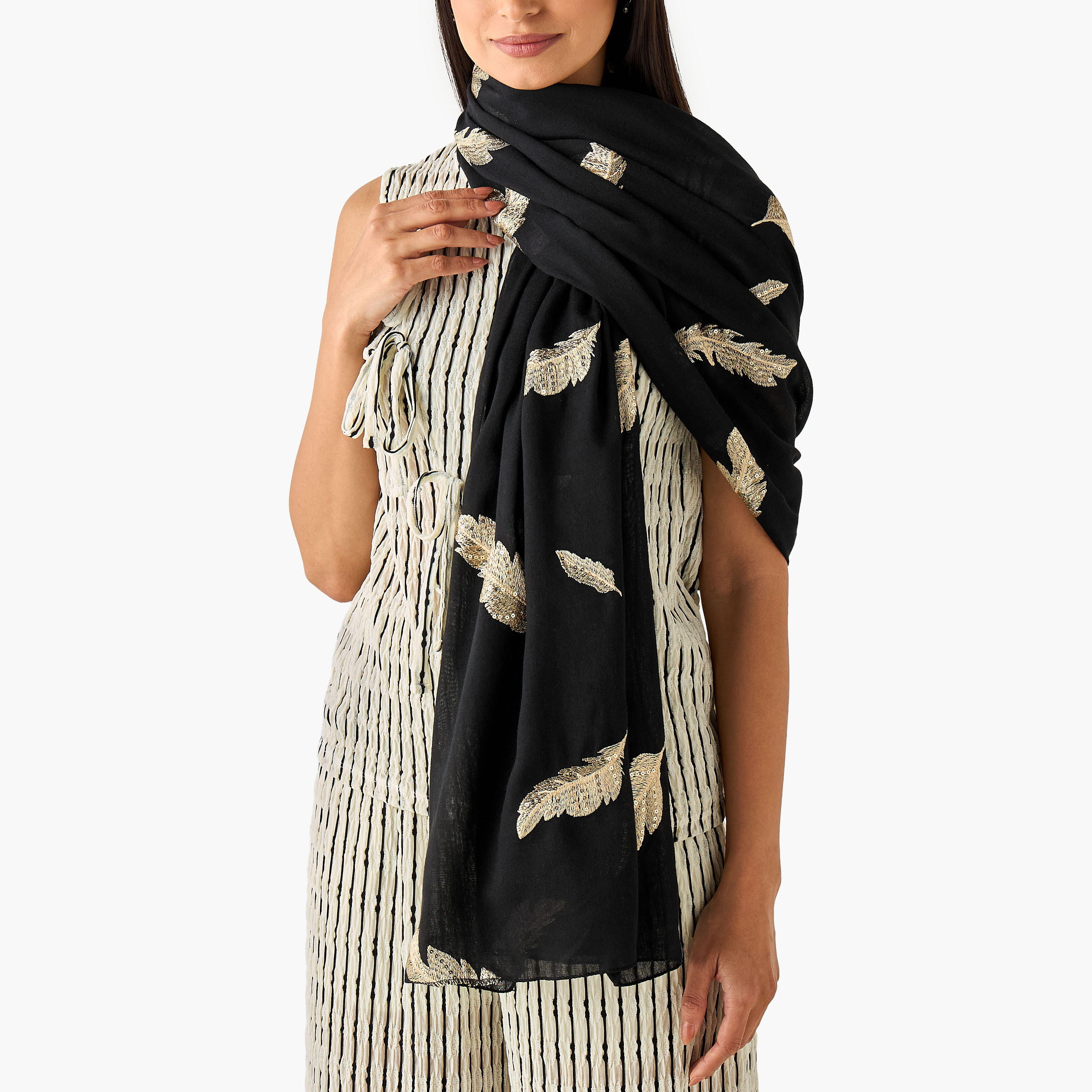 وشاح بتطريز ريش-women-winterwear-scarves-image-4