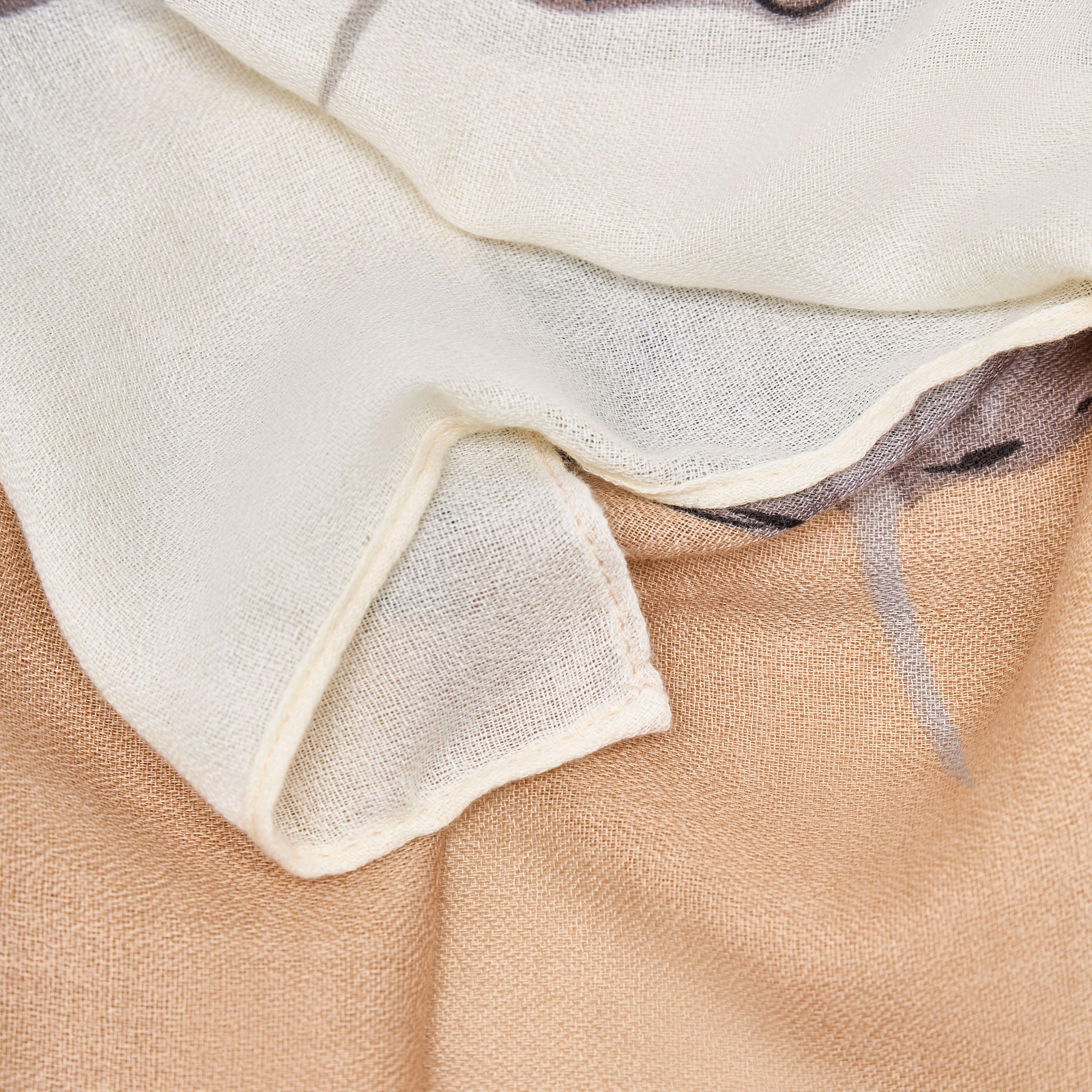 وشاح بطبعات وألوان متعددة-women-winterwear-scarves-image-1