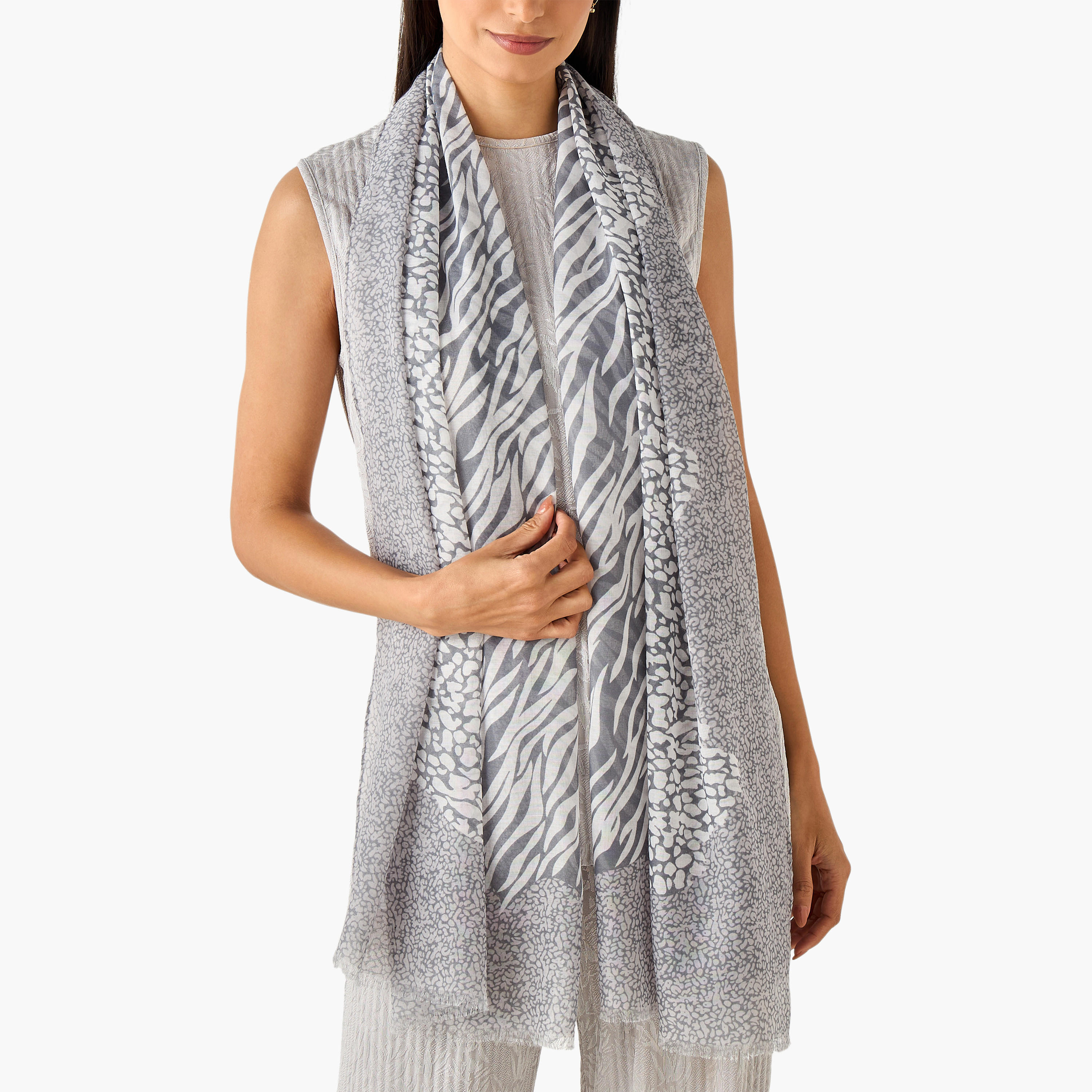 وشاح أنيق بنقشة زهور متعدد الألوان-women-winterwear-scarves-image-4