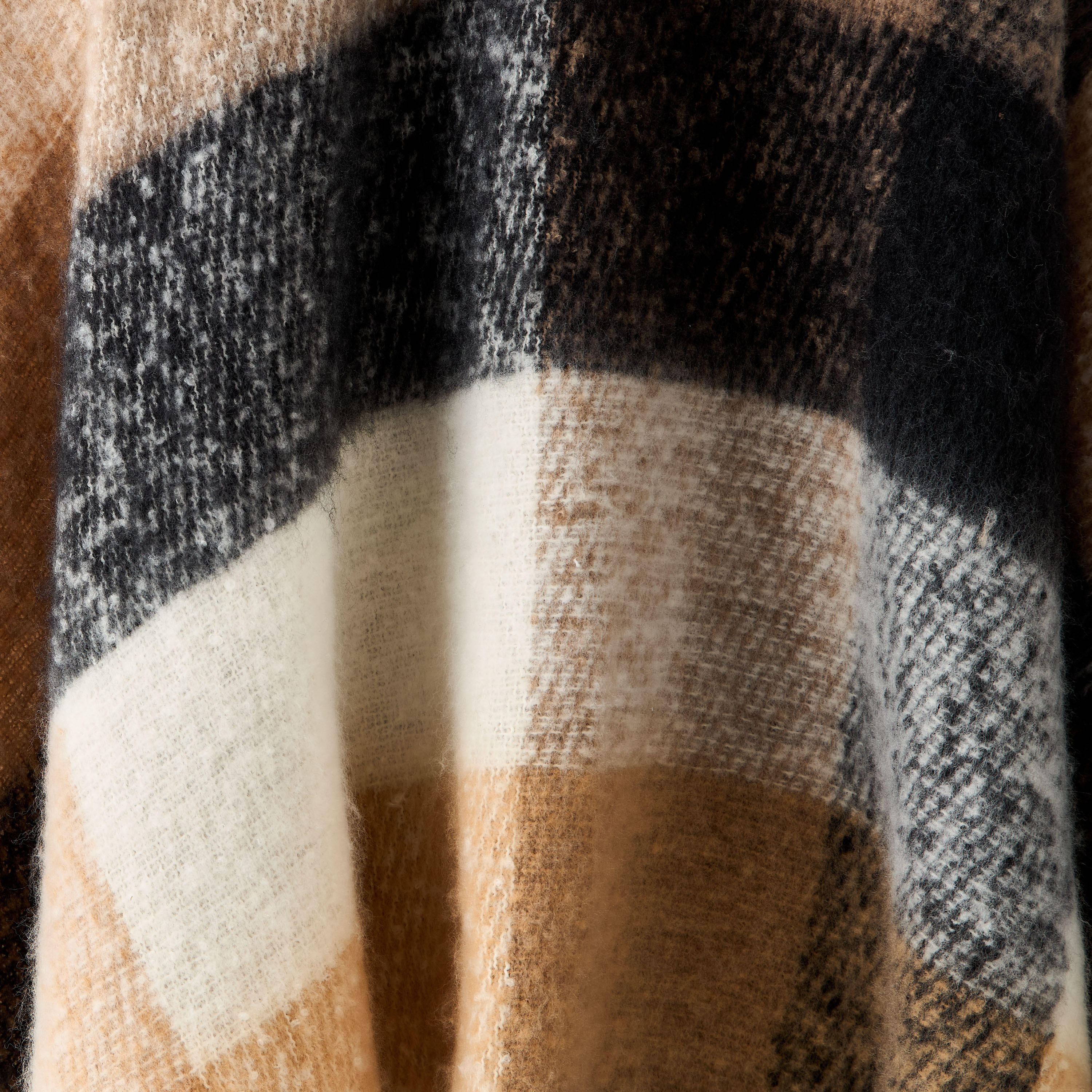 رداء كاروهات متعدد الألوان-women-winterwear-scarves-image-1