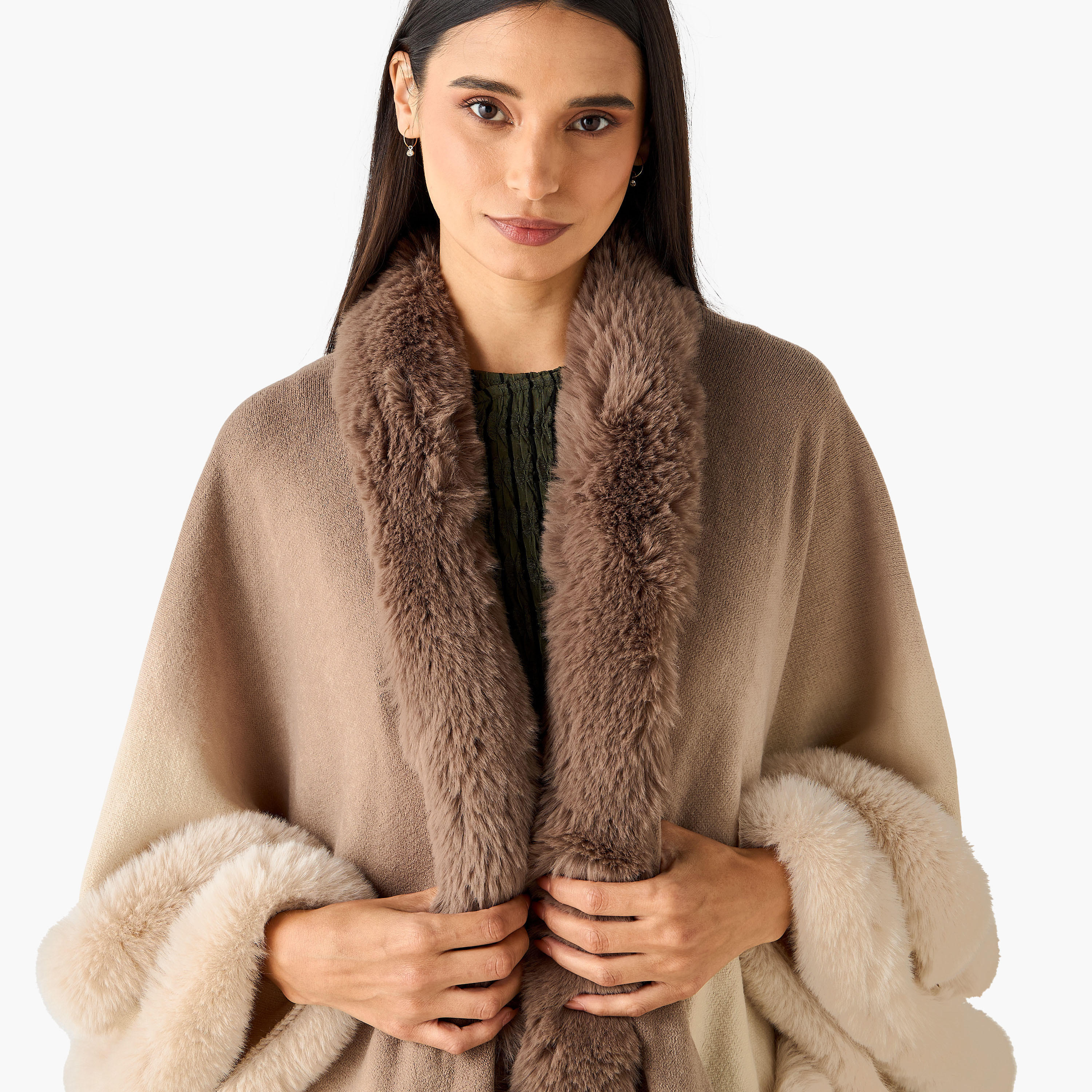 وشاح بتصميم رداء وقصة فرو أومبري-women-winterwear-scarves-image-3