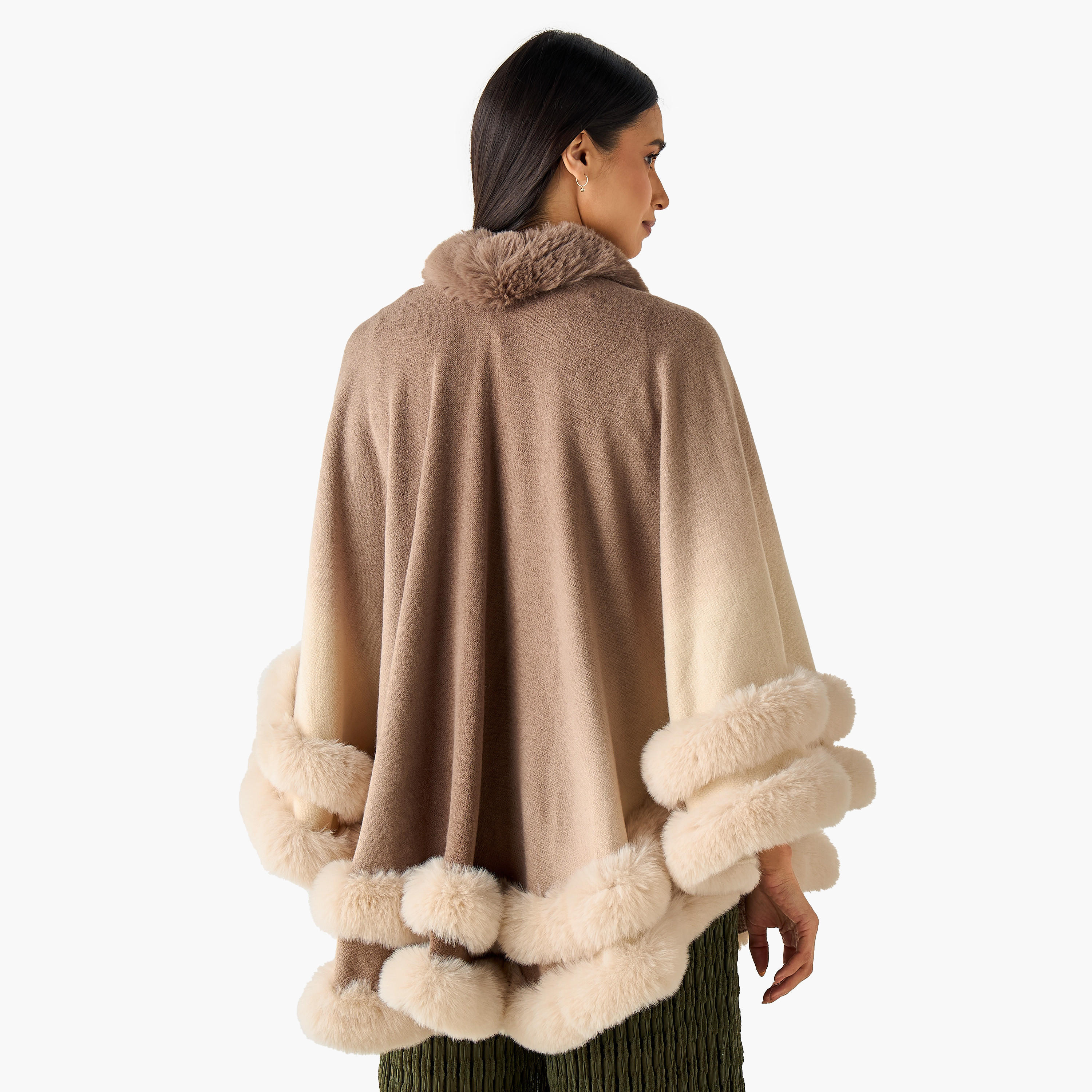 وشاح بتصميم رداء وقصة فرو أومبري-women-winterwear-scarves-image-4