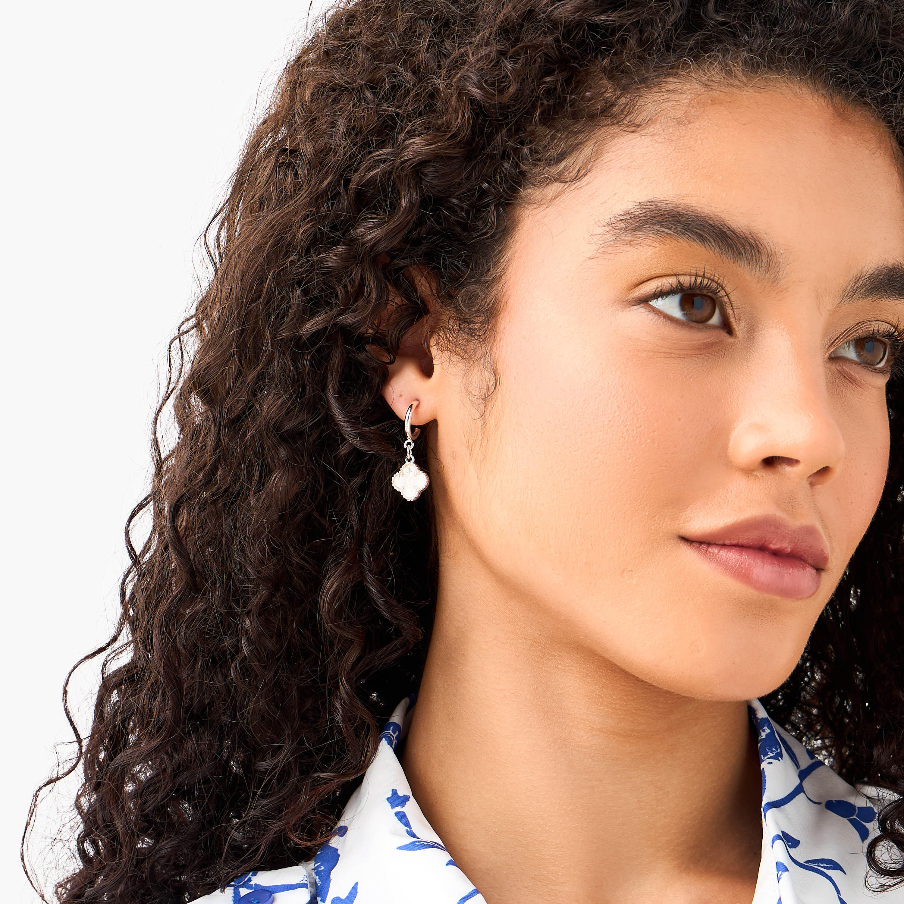 حلقان بلون فضي متنوعة مع مكبس إغلاق خلفي طقم 12-women-watchesandjewellery-jewellery-earrings-image-2