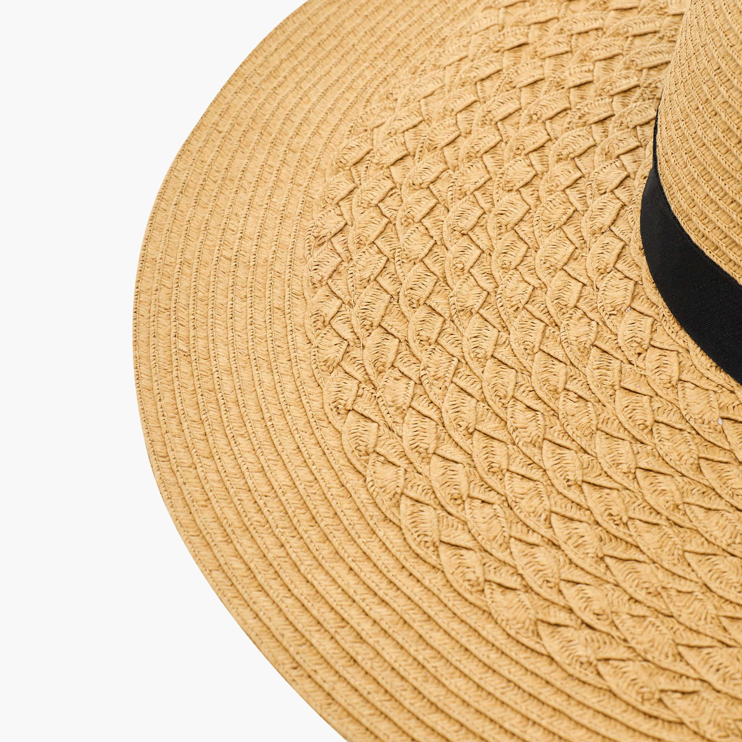 قبعة قش أنيقة بحواف عريضة وزينة شريطة-women-clothingaccessories-capsandhats-image-4