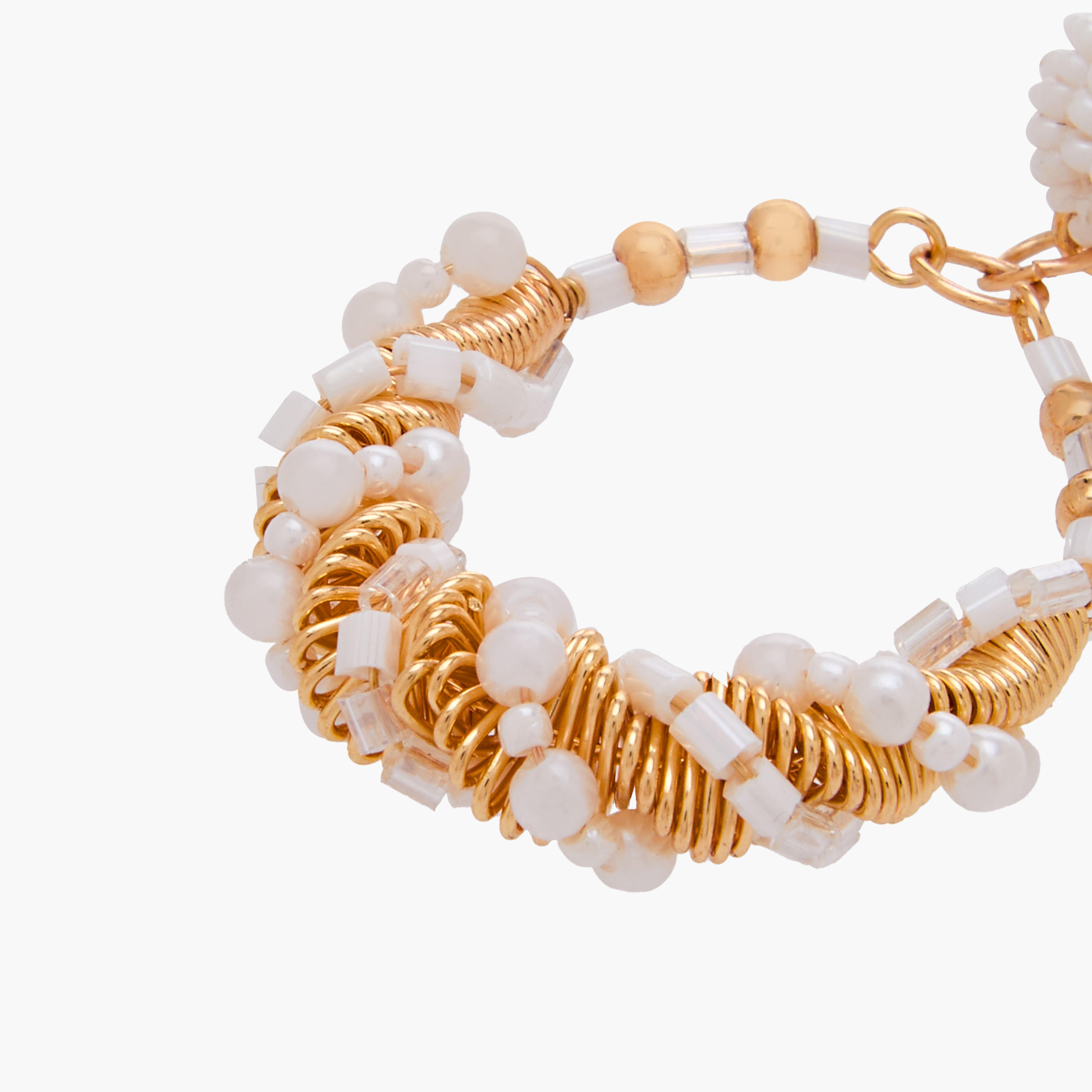 أقراط متدلية ذهبية مزينة بمكبس إغلاق خلفي-women-watchesandjewellery-jewellery-earrings-image-4