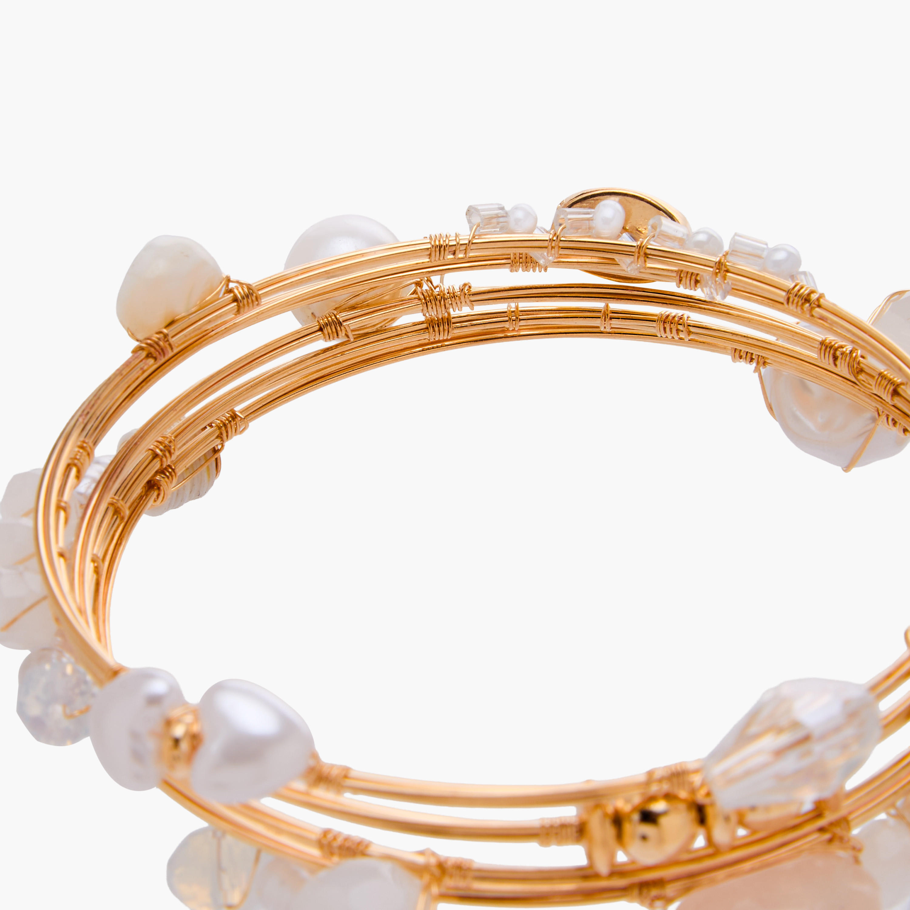 سوار حلزوني ذهبي مزين باللؤلؤ والخرز-women-watchesandjewellery-jewellery-banglesandbracelets-image-5