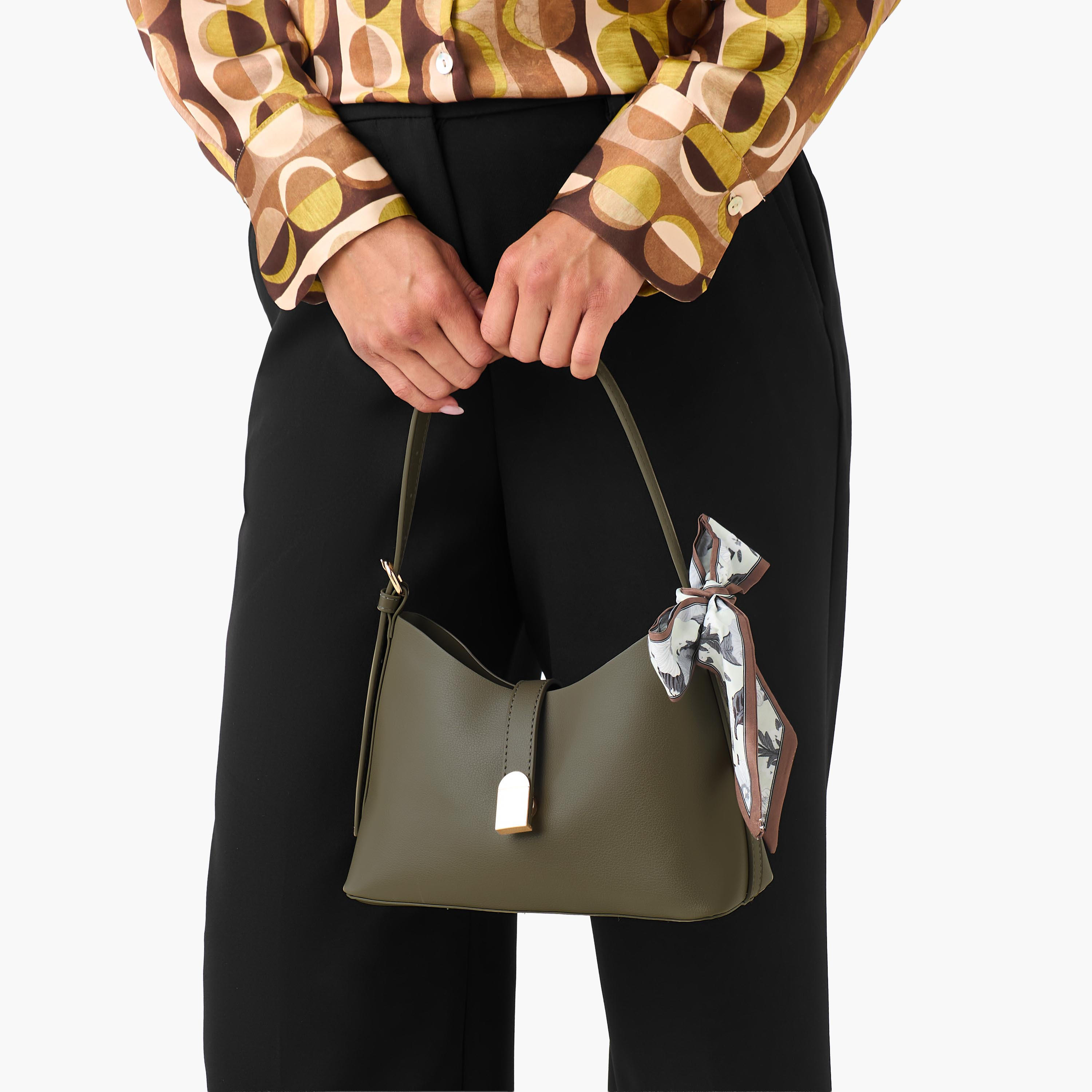 شنطة كتف بمقبض قابل للتعديل وتفاصيل وشاح وطبعات-women-bagsandwallets-handbags-image-7