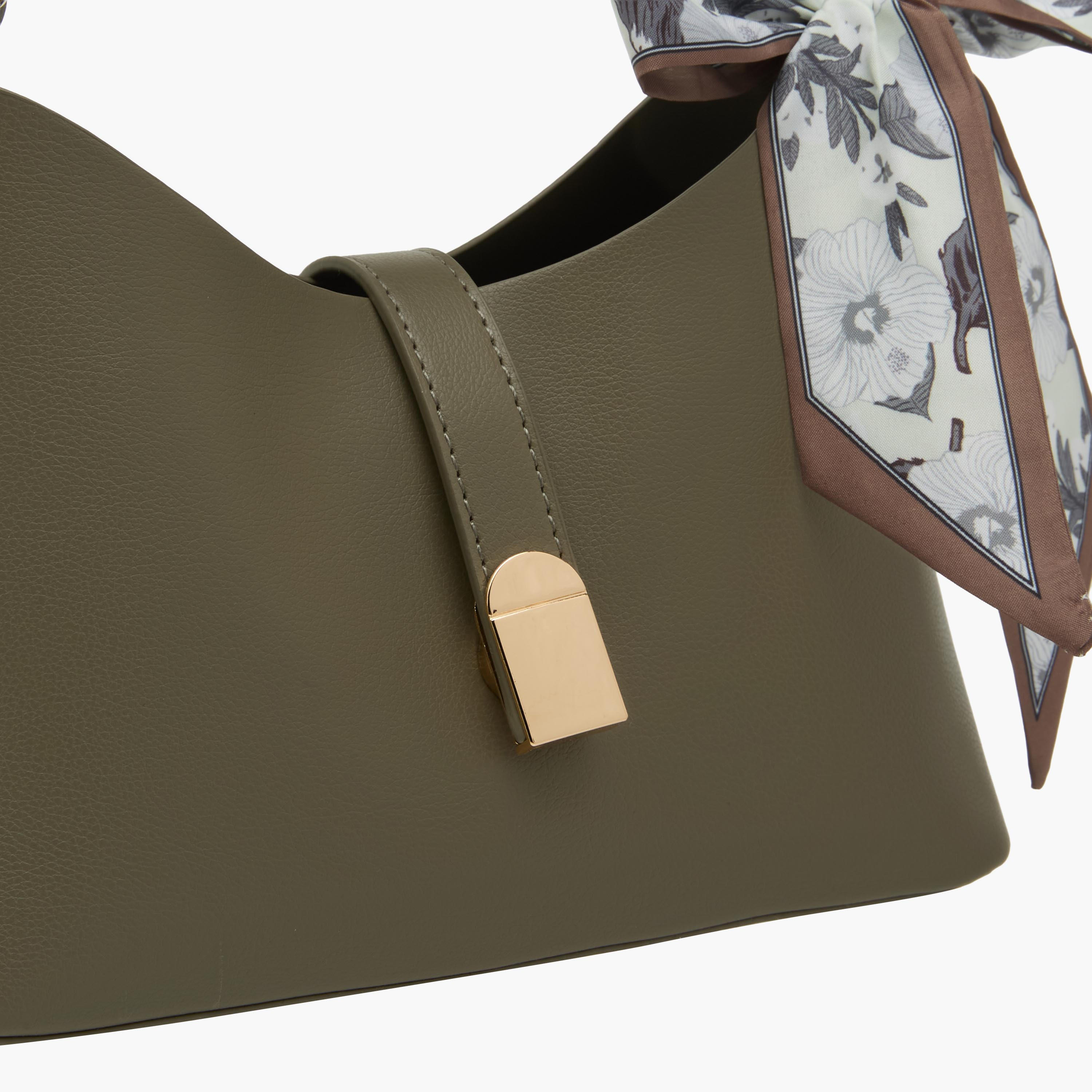 شنطة كتف بمقبض قابل للتعديل وتفاصيل وشاح وطبعات-women-bagsandwallets-handbags-image-4