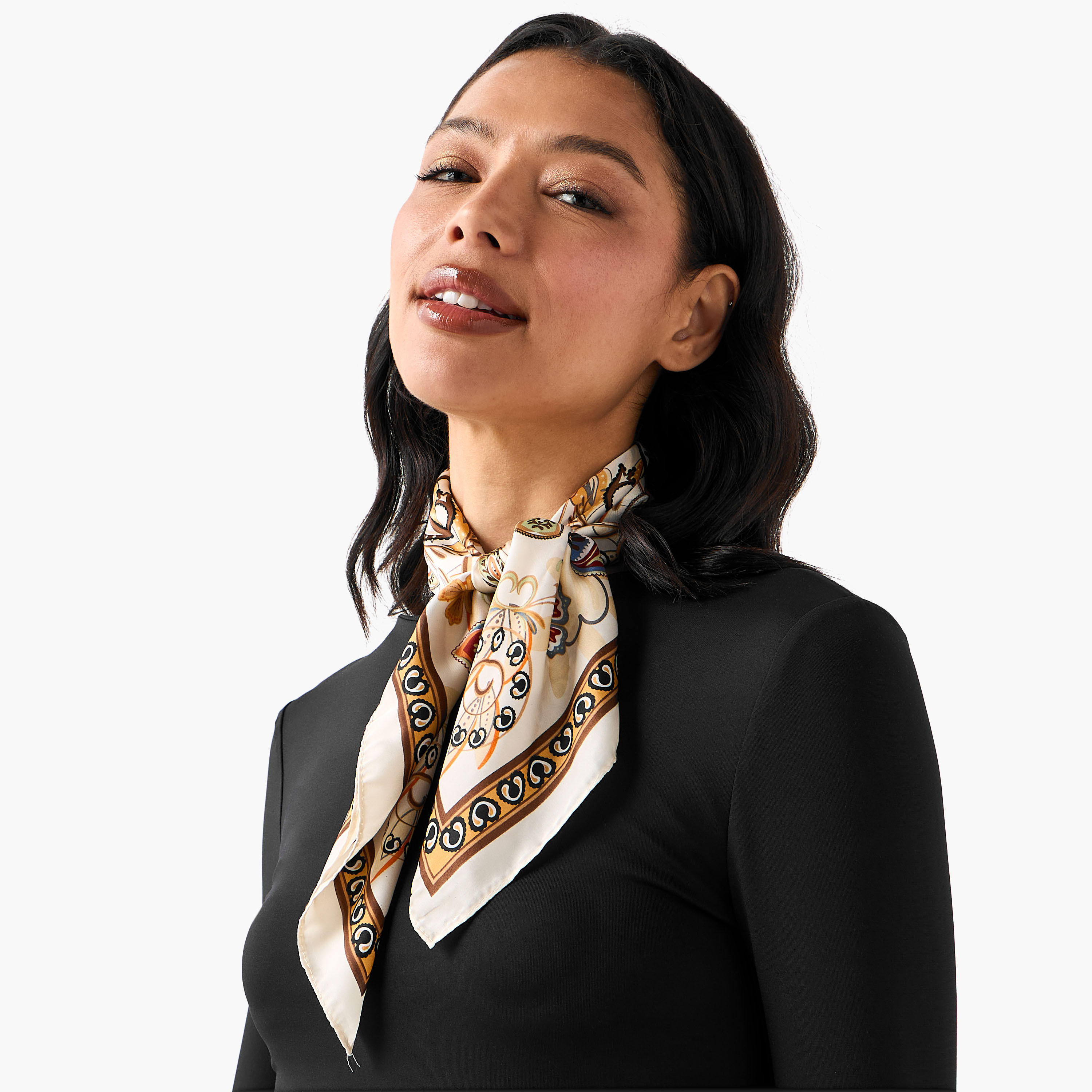 وشاح ساتان مربّع بطبعات بيزلي متعدّد الألوان-women-winterwear-scarves-image-5