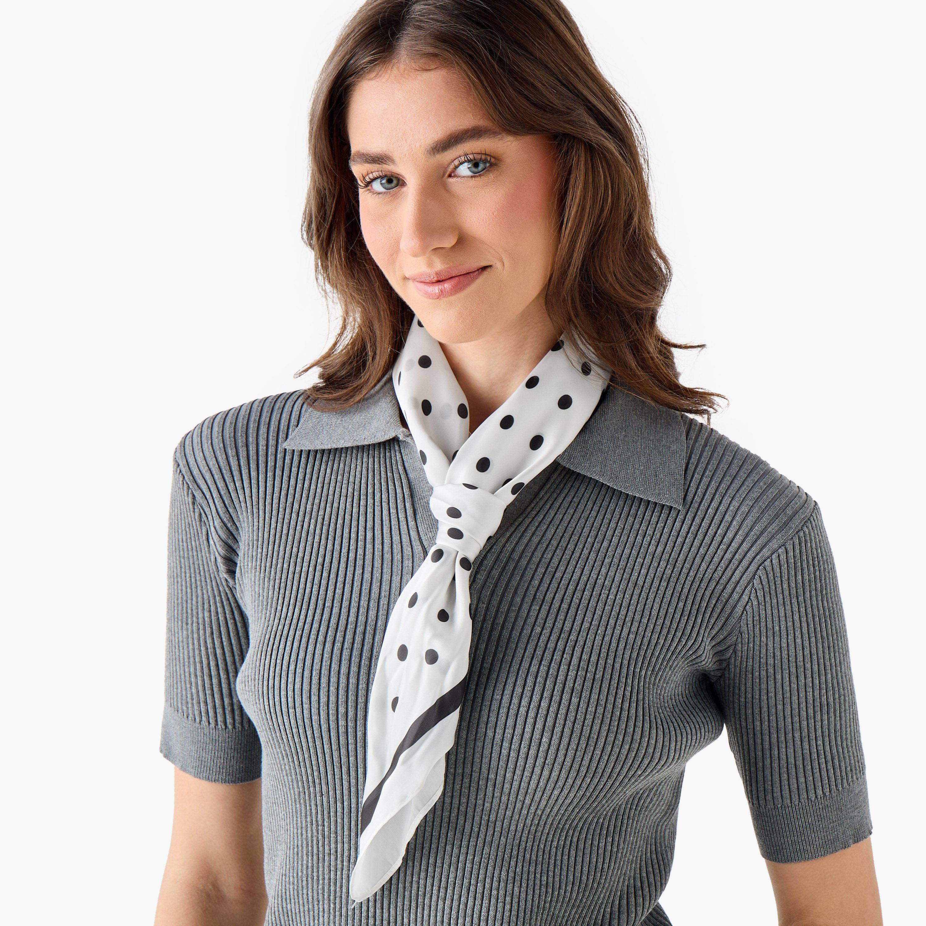 وشاح ساتان مربع متعدد الألوان بطبعات-women-winterwear-scarves-image-2