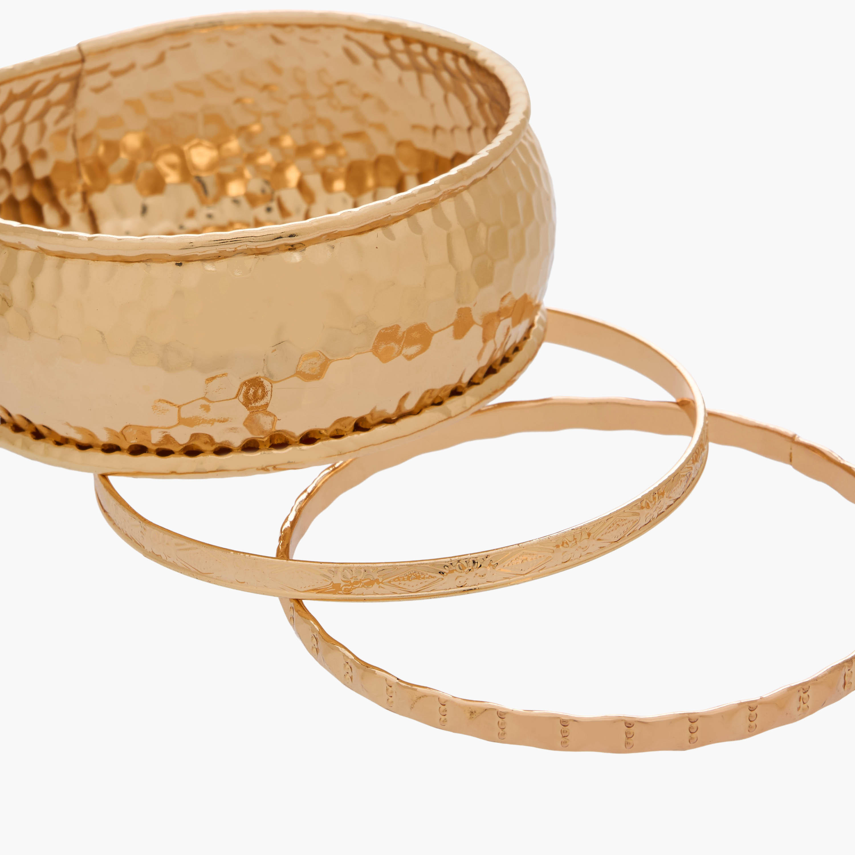 أساور ذهبية بارزة الملمس - طقم من 3 قطع-women-watchesandjewellery-jewellery-banglesandbracelets-image-2