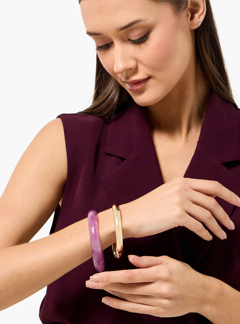 طقم أساور بتصاميم متنوعة من قطعتين-women-watchesandjewellery-jewellery-banglesandbracelets-image-2