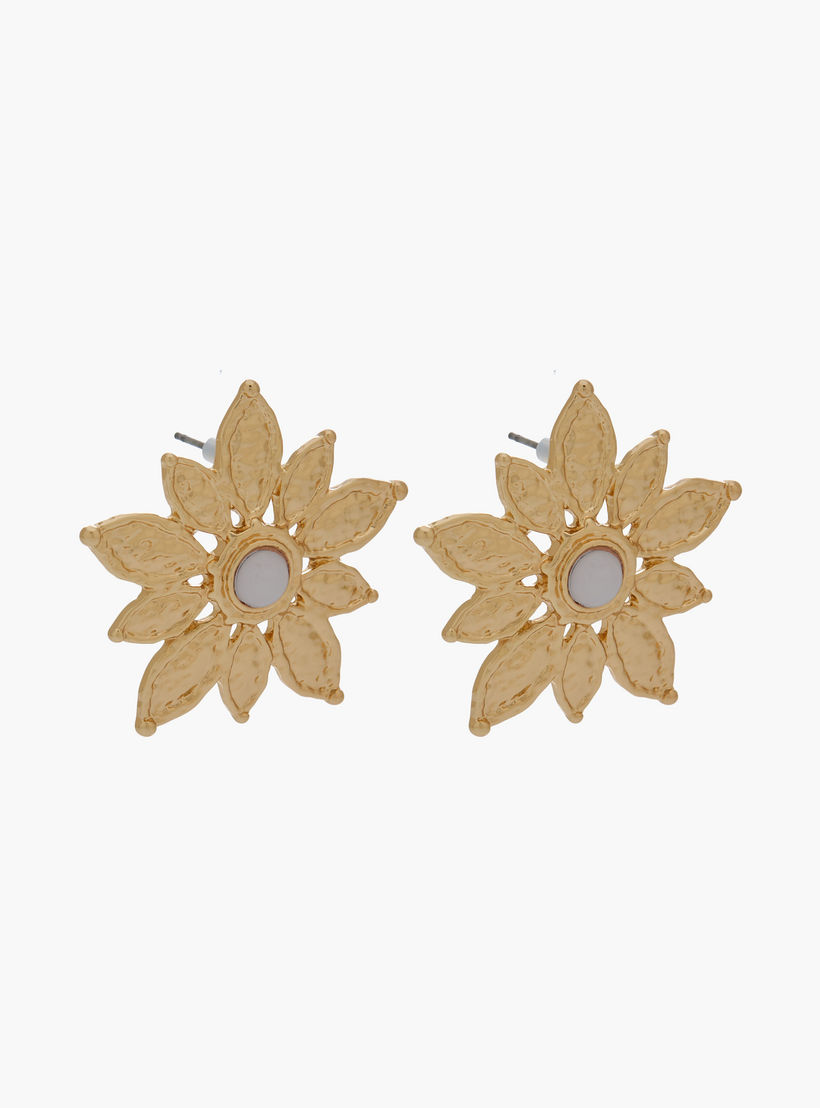 حلق بارز الملمس بتصميم زهرة ولون ذهبي ومكبس إغلاق خلفي-women-watchesandjewellery-jewellery-earrings-image-3