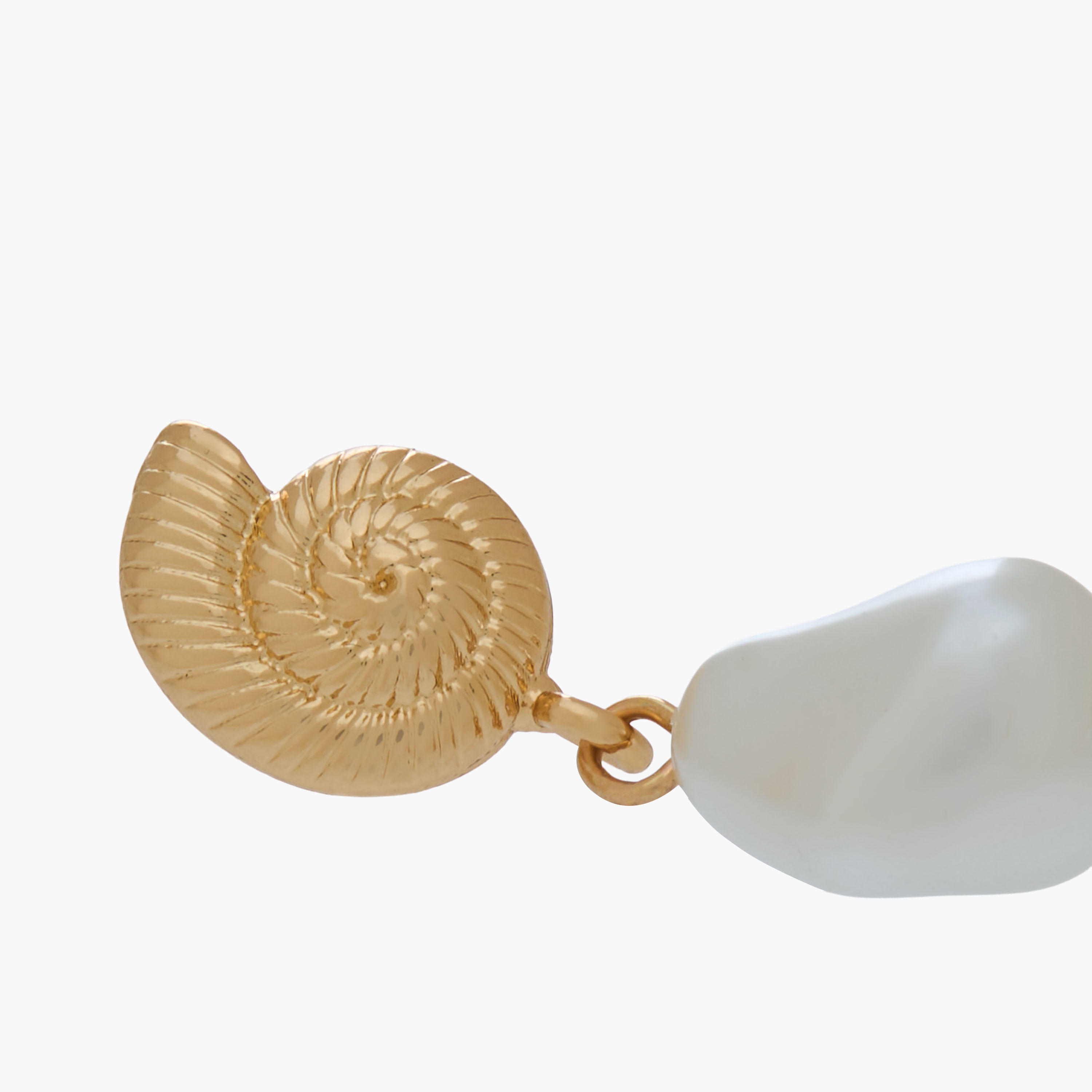حلق لؤلؤ متدلي بمكبس إغلاق خلفي-women-watchesandjewellery-jewellery-earrings-image-4
