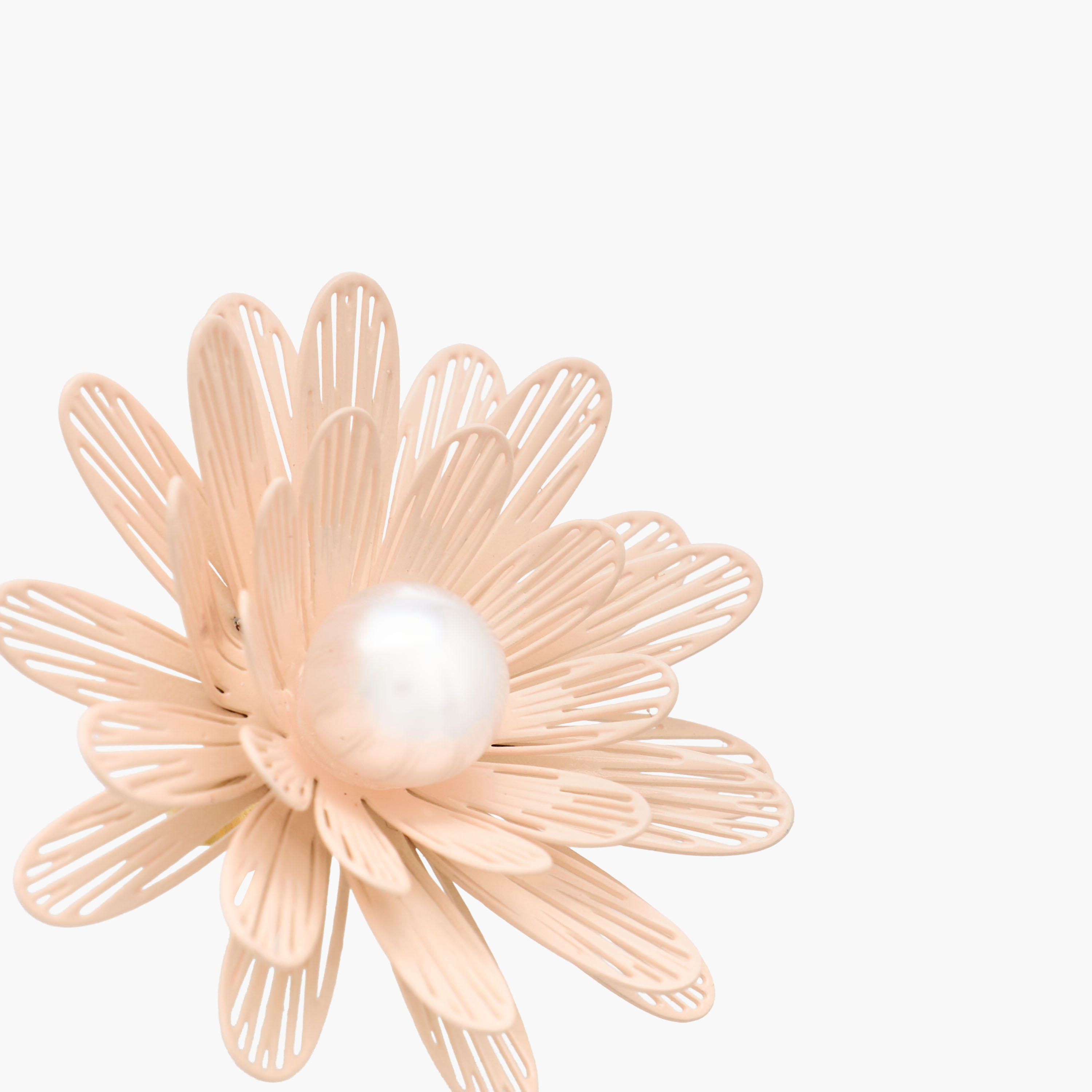 حلق بتصميم زهرة مزينة بلؤلؤ ومكبس إغلاق خلفي-women-watchesandjewellery-jewellery-earrings-image-4