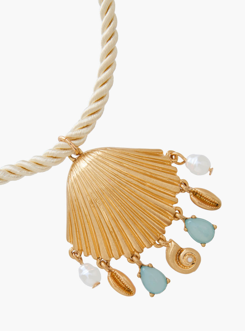 عقد بدلاية بشكل صدفة بلون ذهبي-women-watchesandjewellery-jewellery-necklacesandpendants-image-4