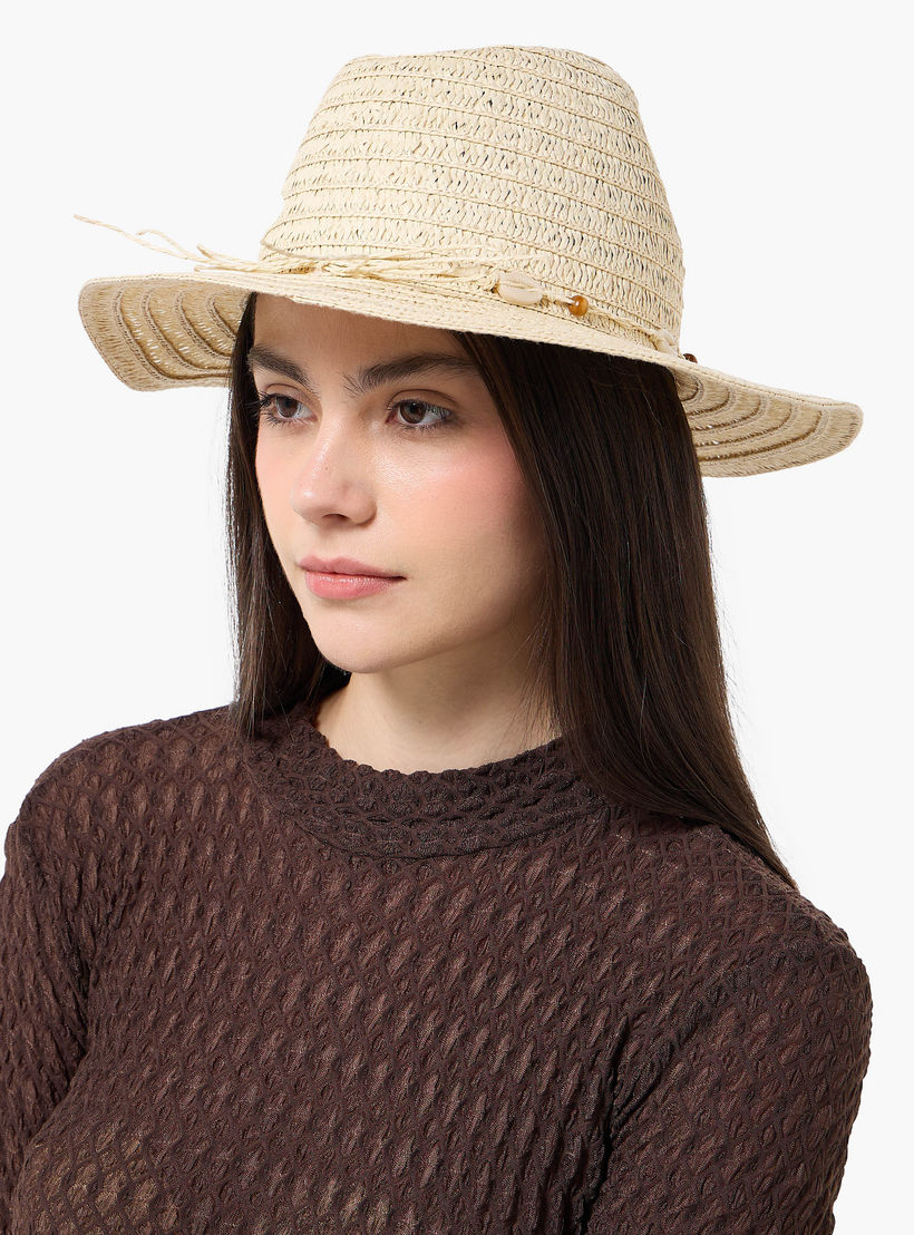 قبعة نسائية أنيقة مزينة بخرز ناعم وتصميم عصري-women-clothingaccessories-capsandhats-image-2