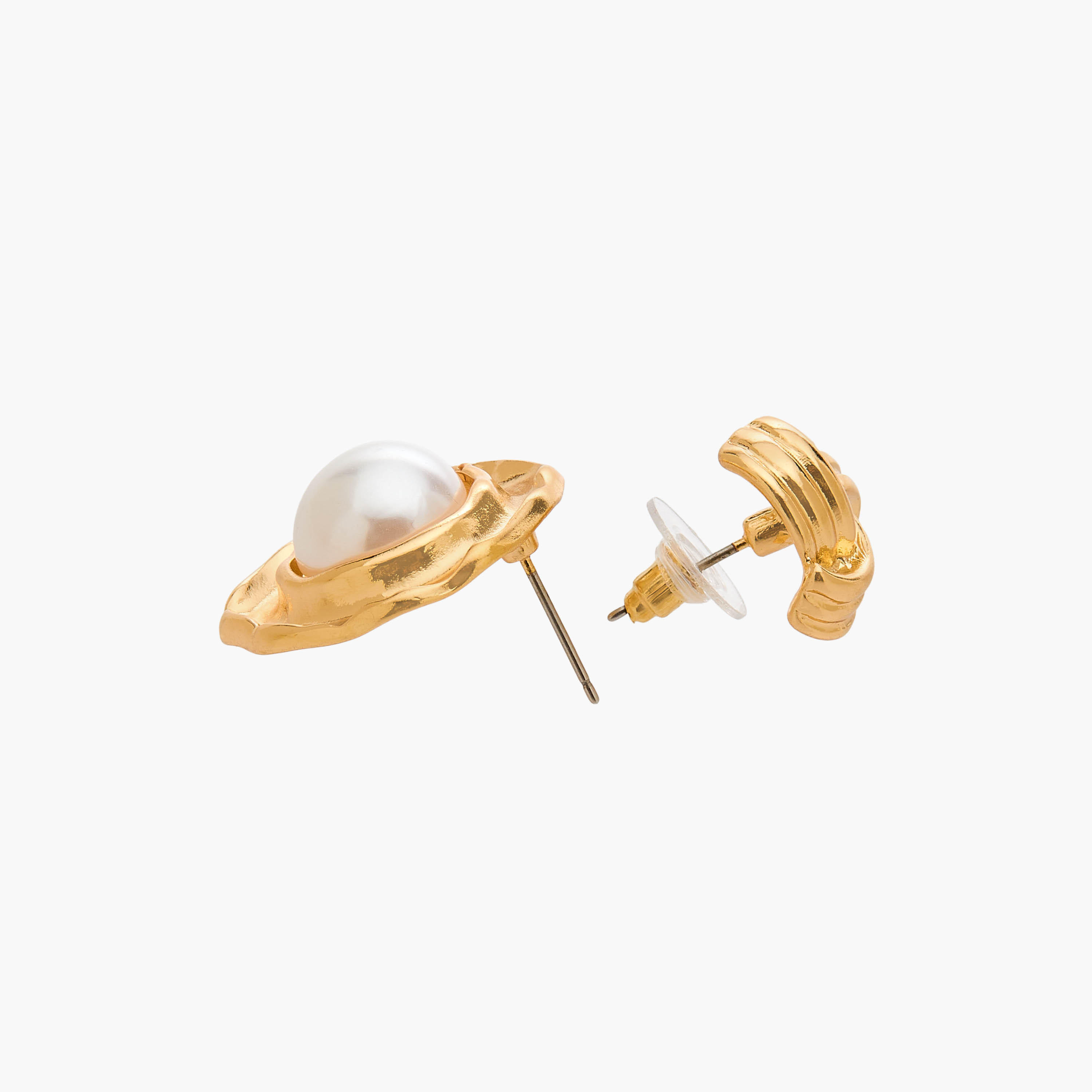 حلقان متنوعة بلون ذهبي ومكبس إغلاق خلفي من جلو - طقم من قطعتين-women-watchesandjewellery-jewellery-earrings-image-5