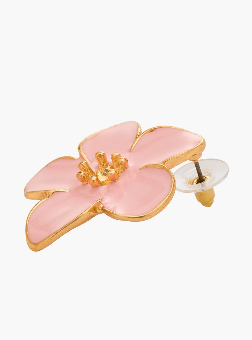 حلقان مرصعة بتصميم زهور وتشطيب ذهبي ومكبس إغلاق من جلو-women-watchesandjewellery-jewellery-earrings-image-3