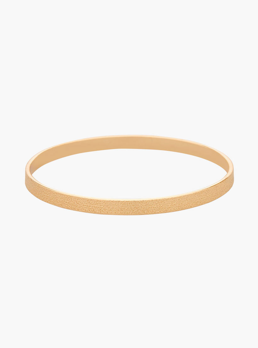 أساور بنقشة بارزة بلون ذهبي من جلو - طقم من 5 أساور-women-watchesandjewellery-jewellery-banglesandbracelets-image-4