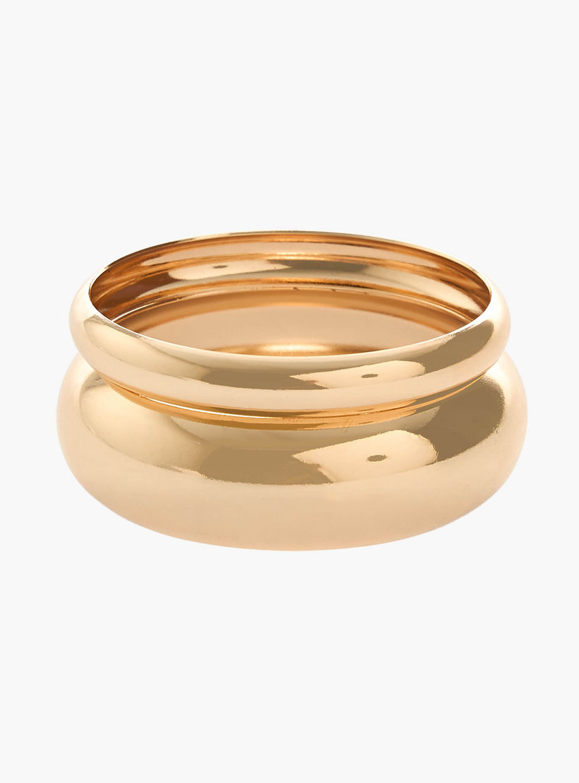 طقم أساورعريضة بلون ذهبي من قطعتين-women-watchesandjewellery-jewellery-banglesandbracelets-image-2