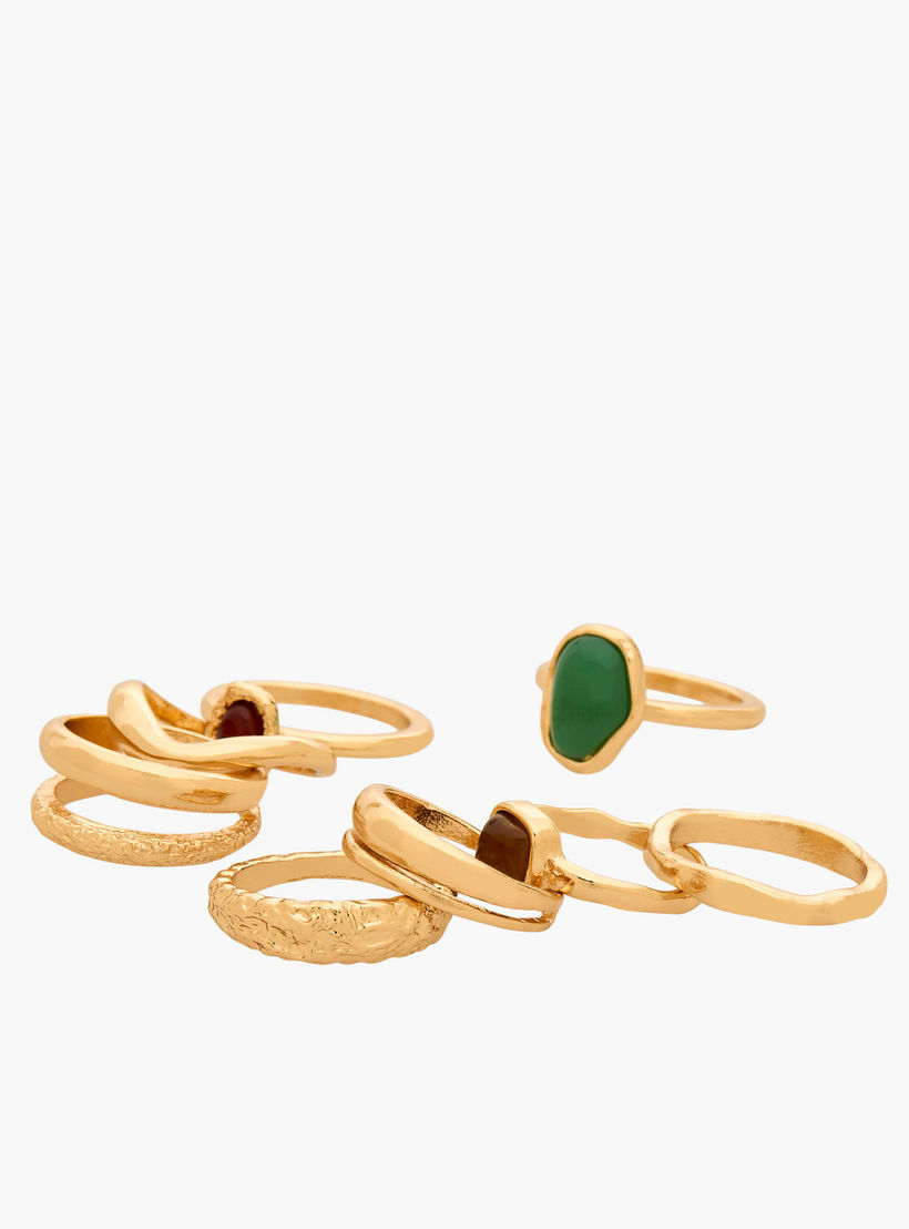 خواتم راتنج بلون ذهبي وتفاصيل مزينة من جلو - طقم من 8 قطع-women-watchesandjewellery-jewellery-rings-image-2