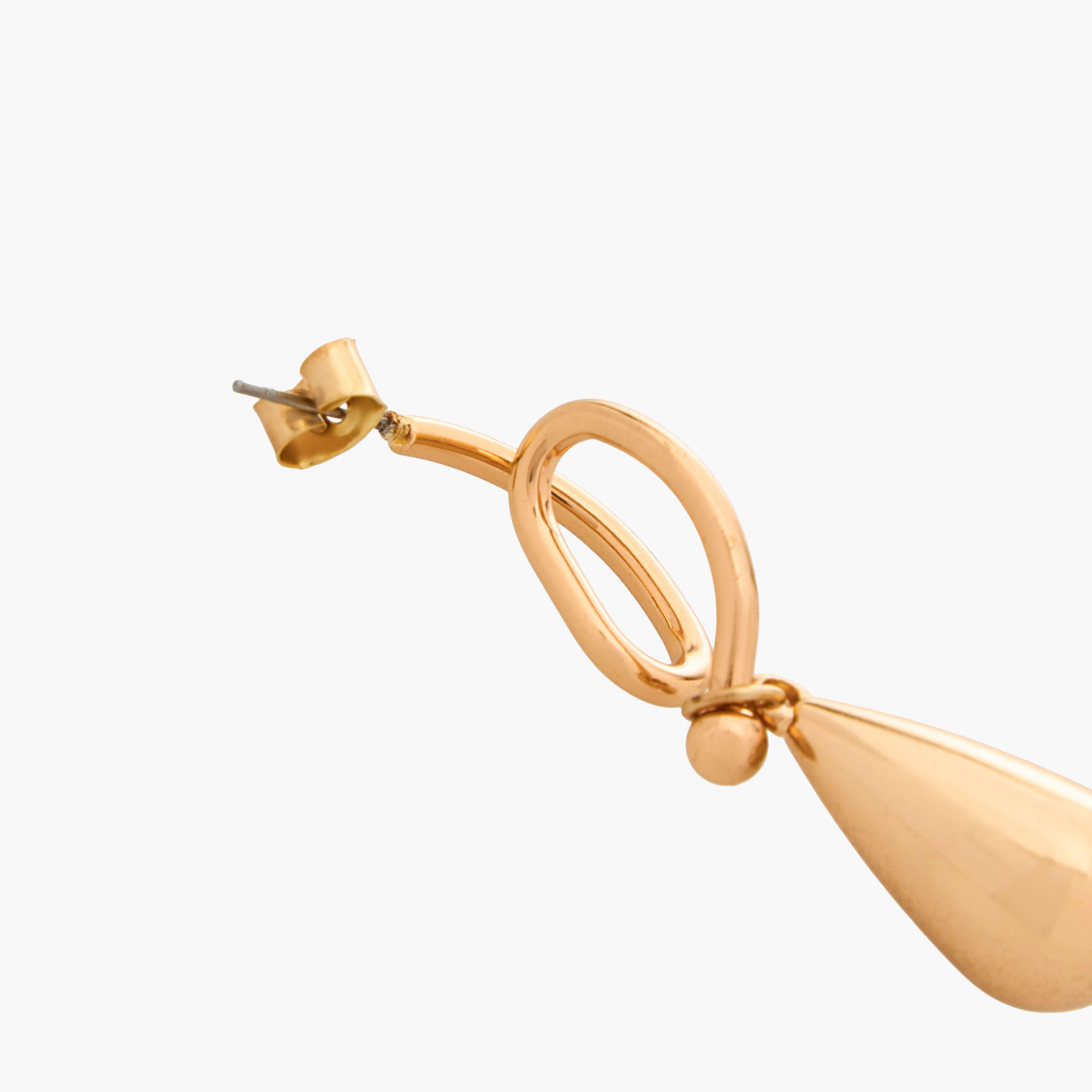 حلقان دمعة باللون الذهبي بمكبس إغلاق خلفي-women-watchesandjewellery-jewellery-earrings-image-4