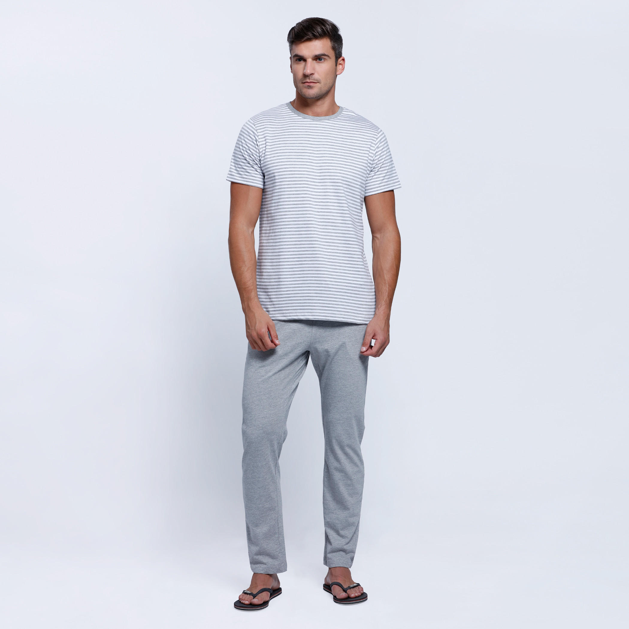 طقم بيجاما بأكمام قصيرة وطبعات-men-clothing-nightwear-sets-image-1