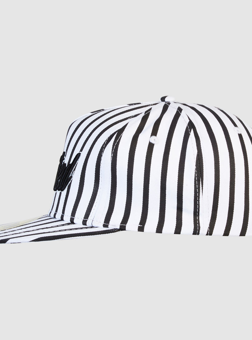 قبعة كاب مقلّمة بزر إغلاق-men-caps-image-2
