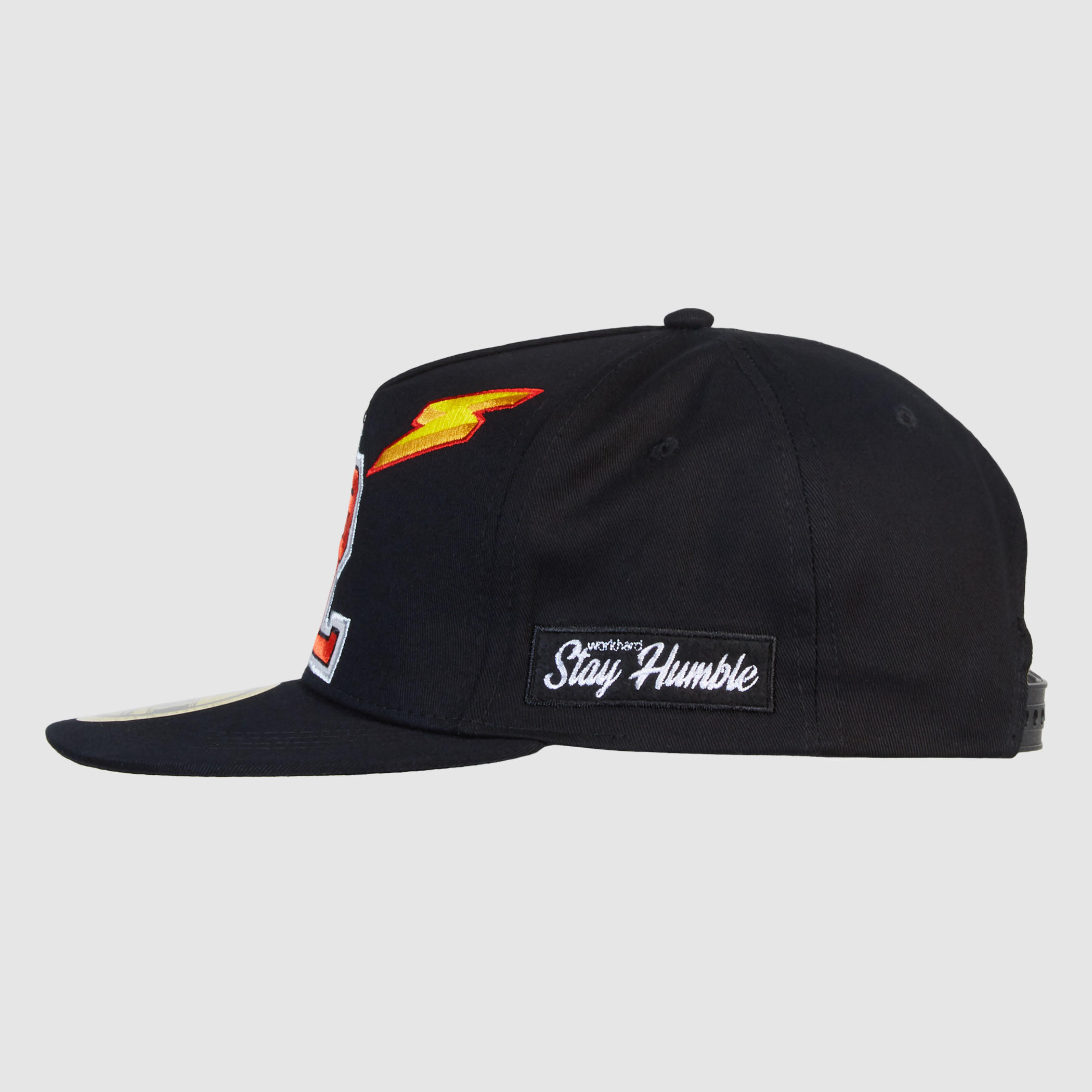 قبعة كاب مطرّزة بزر إغلاق-men-caps-image-2