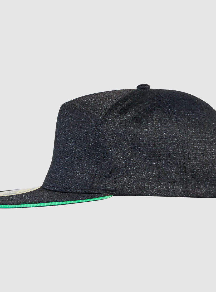 قبعة كاب بطبعات وزر إغلاق-men-caps-image-2