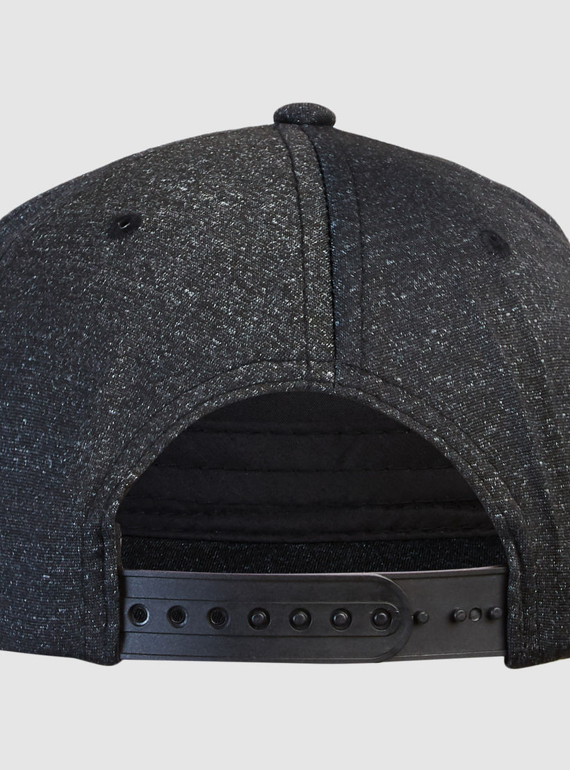 قبعة كاب بطبعات وزر إغلاق-men-caps-image-1