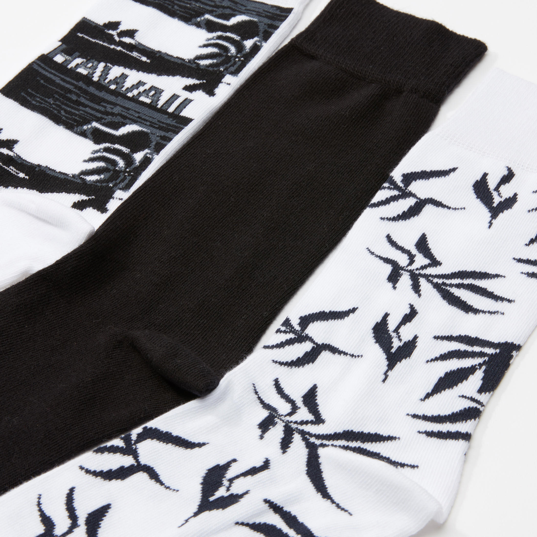 جوارب متنوعة - طقم من 3 أزواج-men-socks-image-3