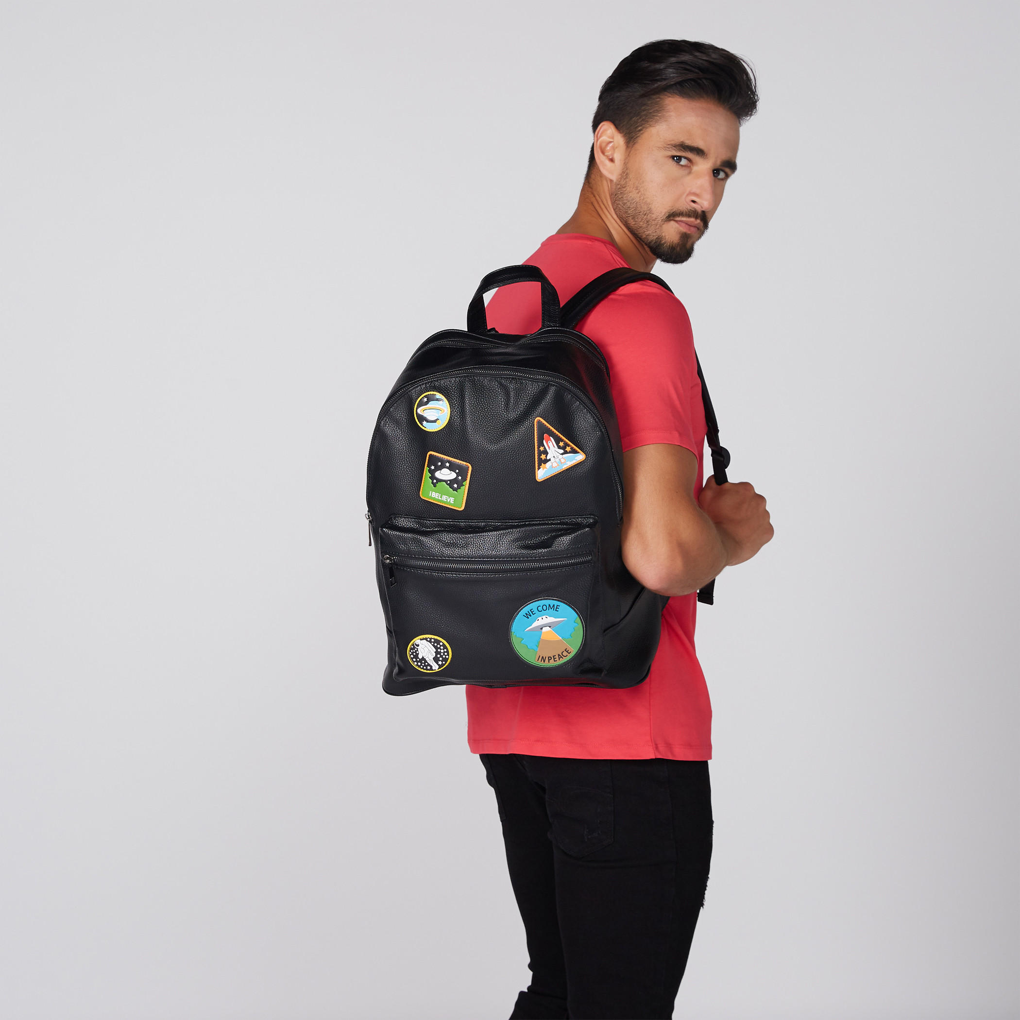 حقيبة ظهر بارزة الملمس بحمّالات كتف-men-bags-image-2
