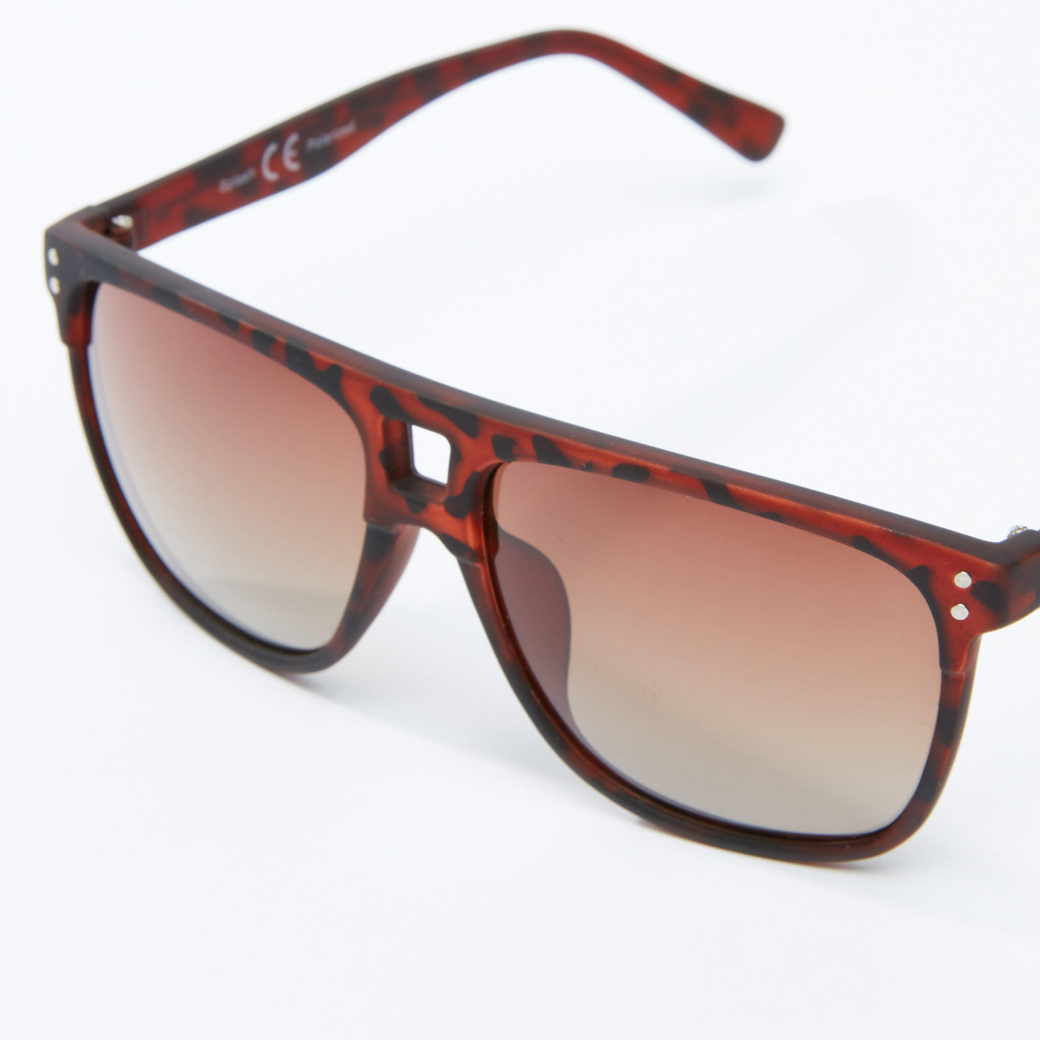 نظّارة شمسية بإطار كامل وطبعات من وايفرير-men-sunglasses-image-4