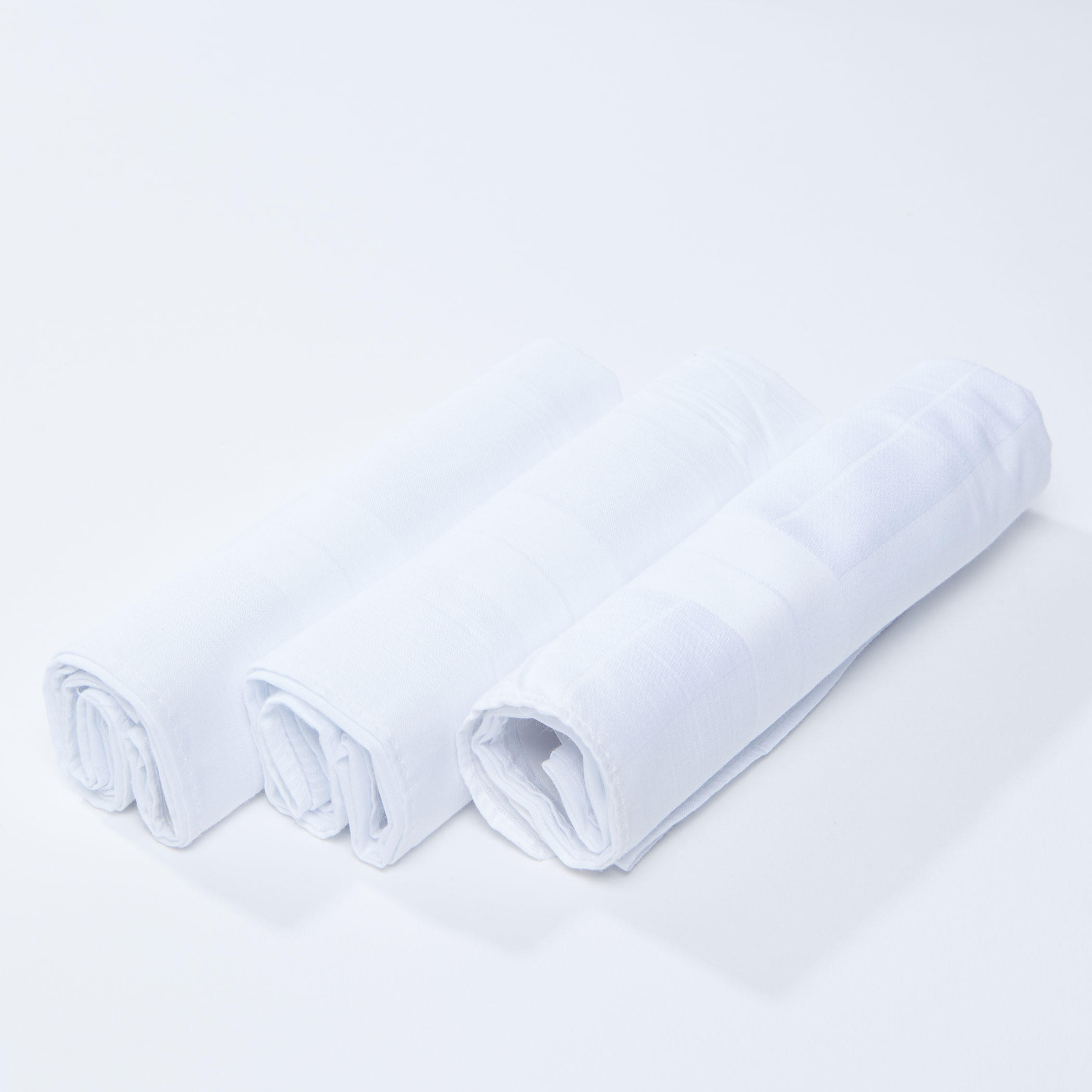 مناديل قماش بارزة الملمس - طقم من 3 قطع-men-scarvesandgloves-image-2