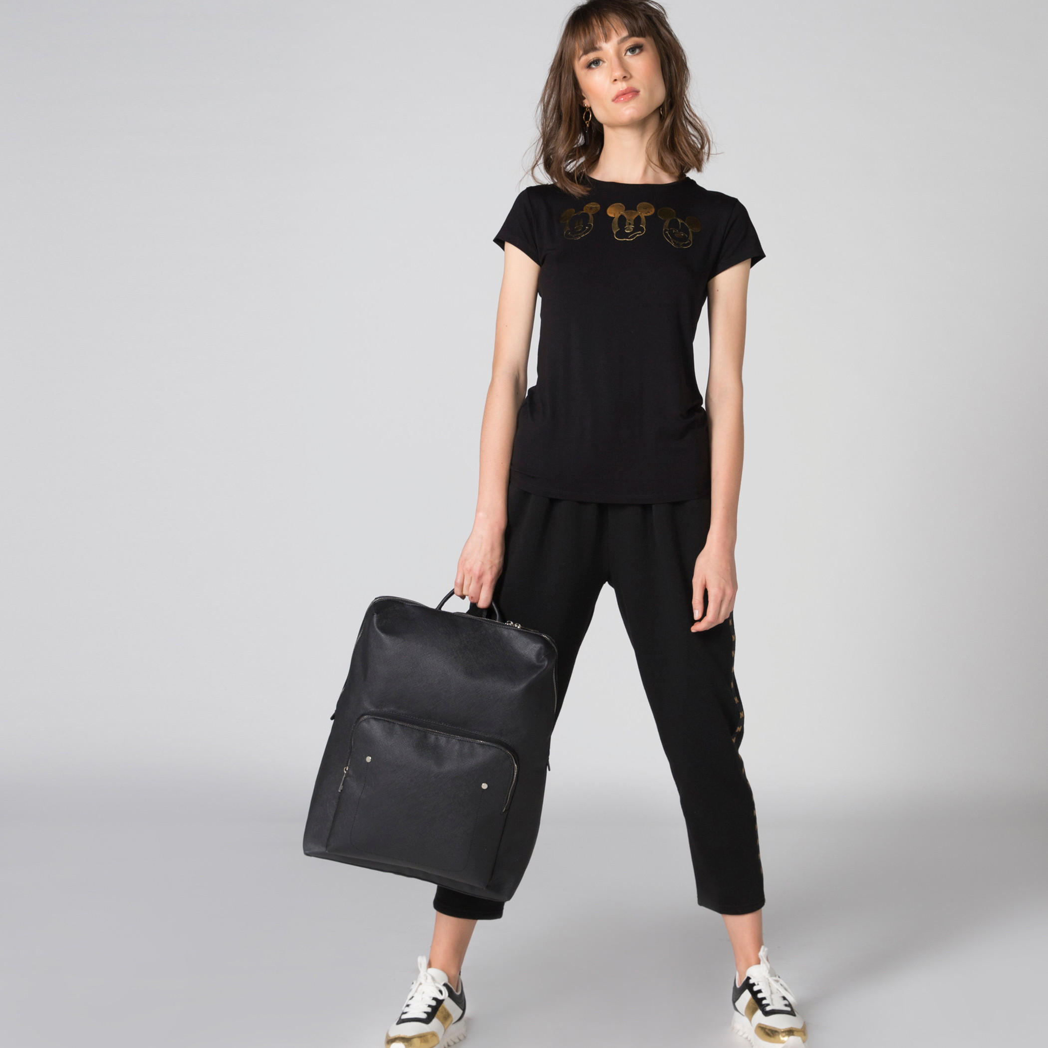 حقيبة ظهر بارزة الملمس بسحاب إغلاق وحمالات كتف قابلة للتعديل-men-bags-image-4