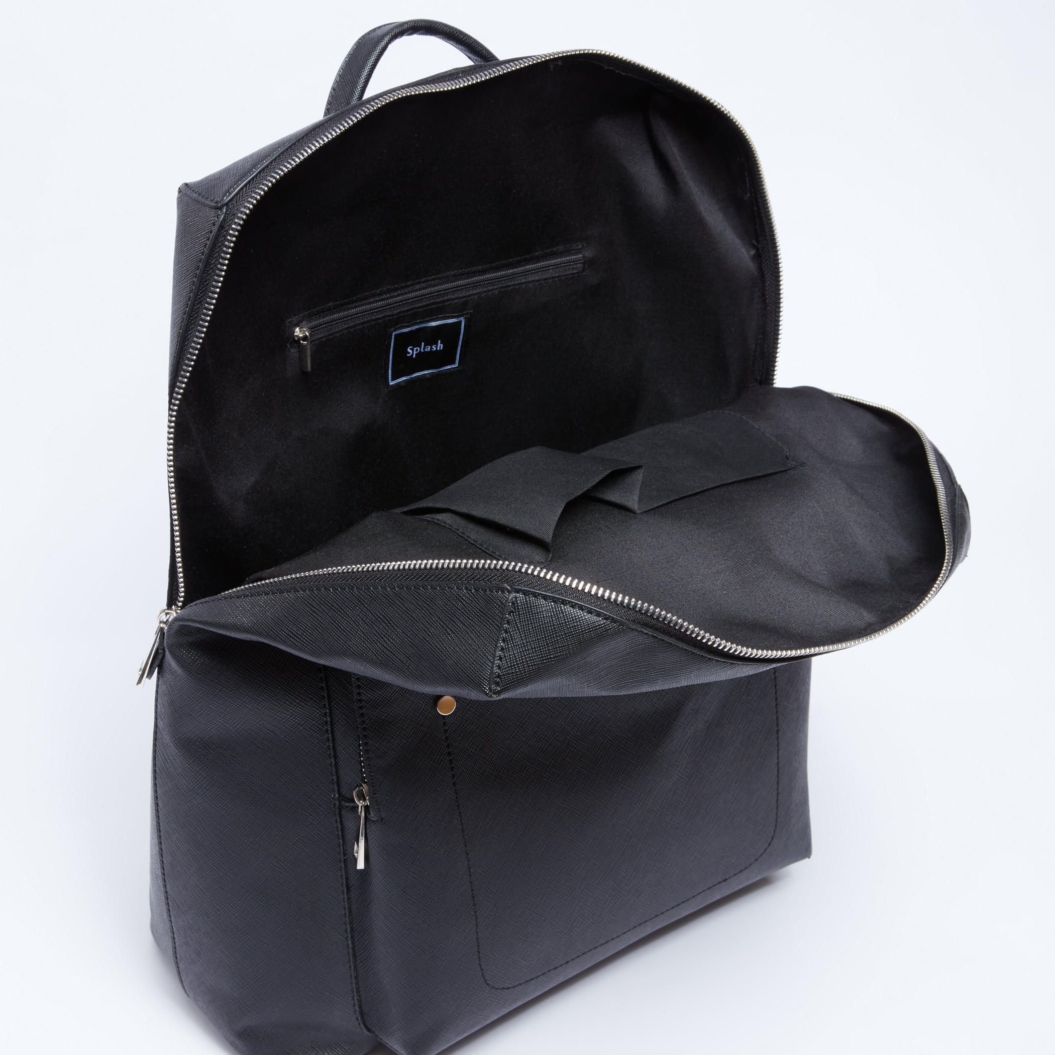 حقيبة ظهر بارزة الملمس بسحاب إغلاق وحمالات كتف قابلة للتعديل-men-bags-image-1