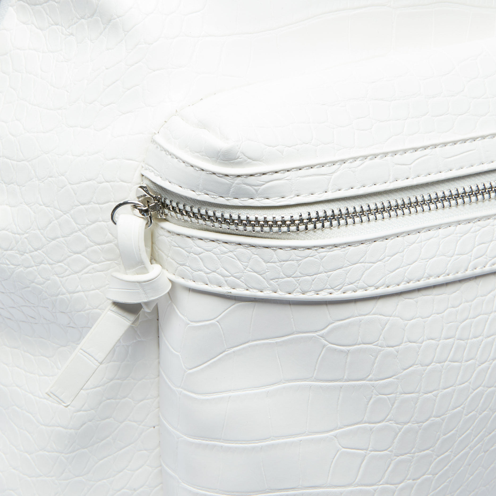 شنطة ظهر بارزة الملمس بسحّاب للإغلاق-men-bags-image-2