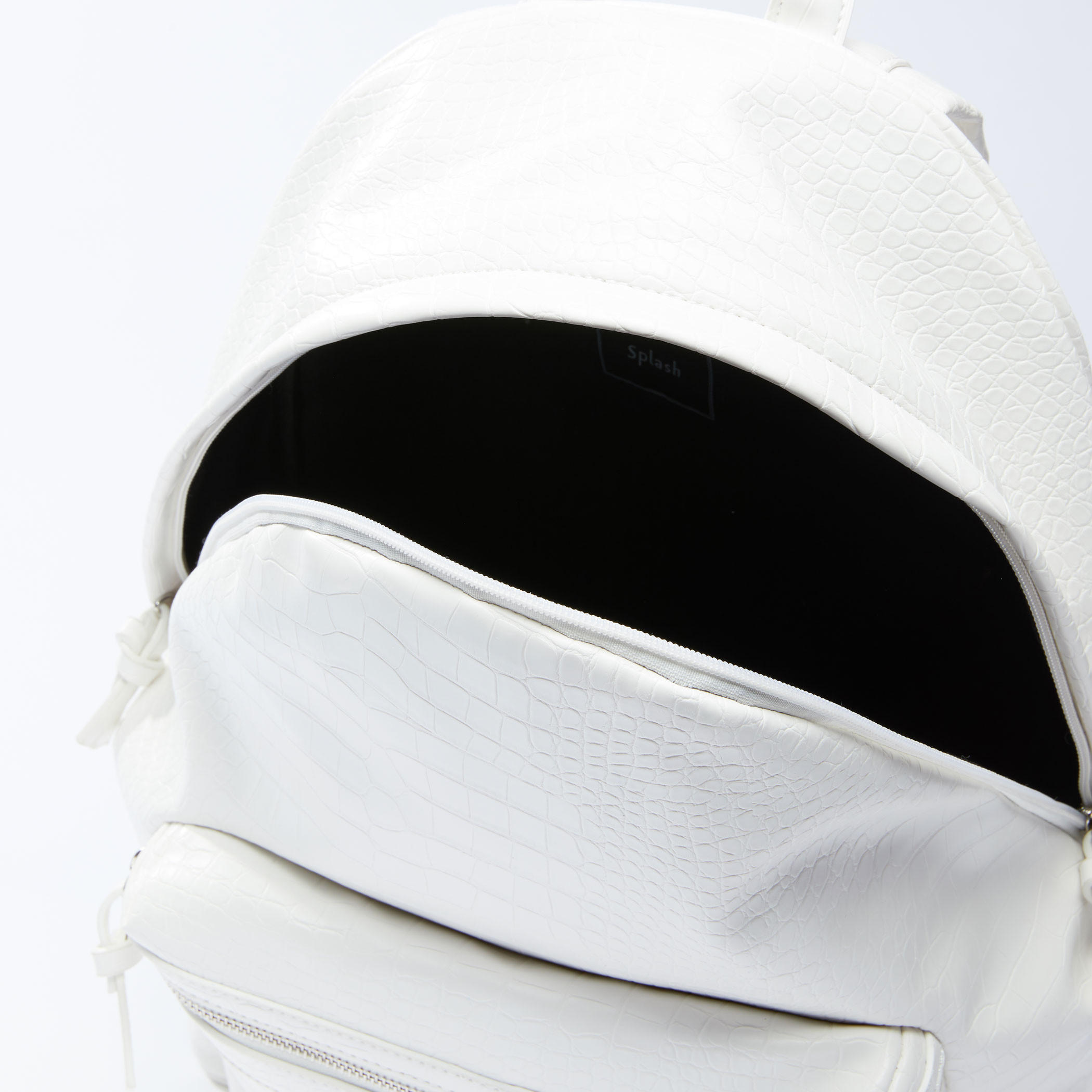شنطة ظهر بارزة الملمس بسحّاب للإغلاق-men-bags-image-1