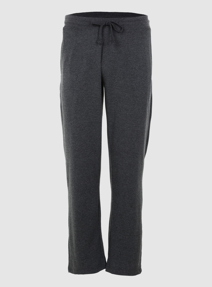 طقم بنطال بيجاما وتيشيرت مقلّم-men-clothing-nightwear-sets-image-1