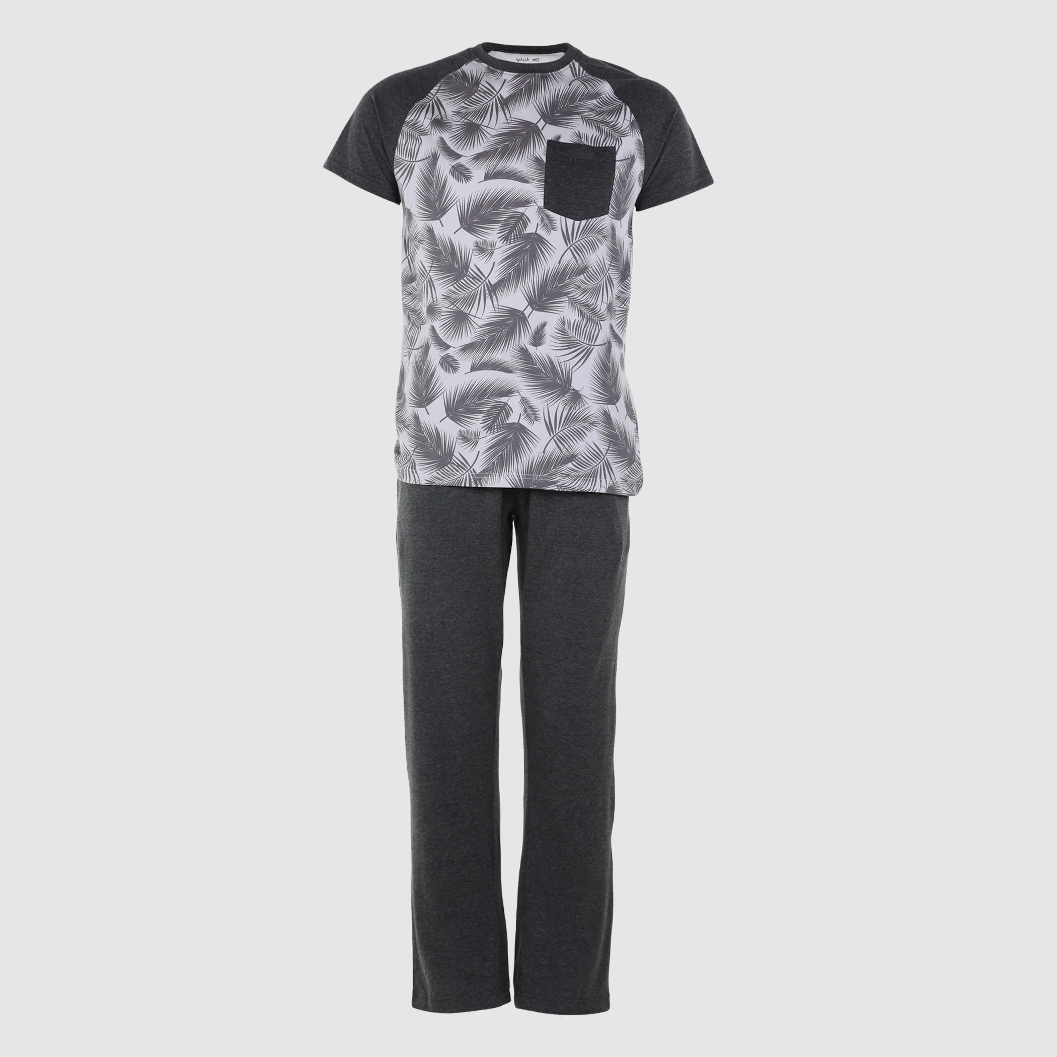 طقم بنطال بيجاما وتيشيرت بطبعات-men-clothing-nightwear-sets-image-5