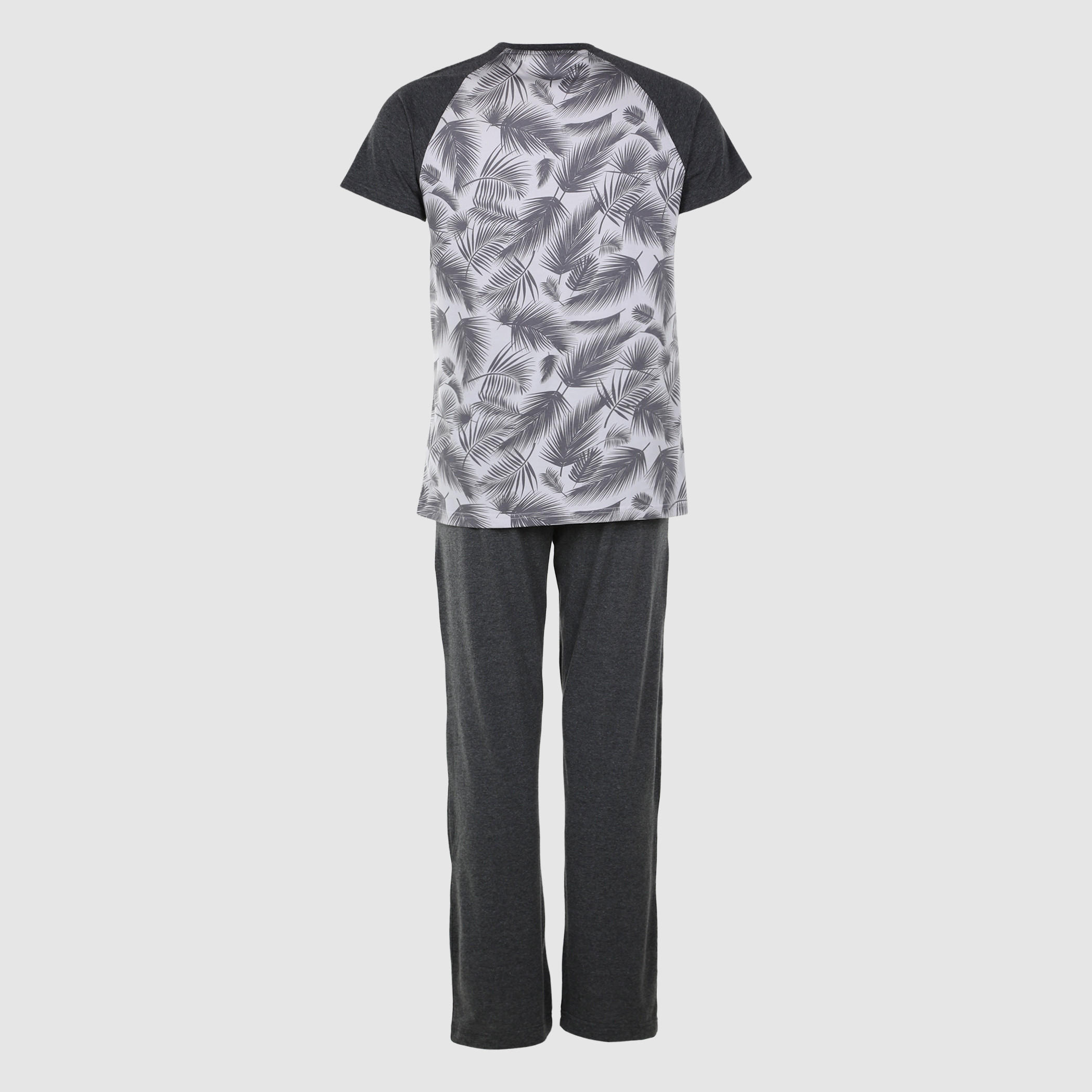 طقم بنطال بيجاما وتيشيرت بطبعات-men-clothing-nightwear-sets-image-4