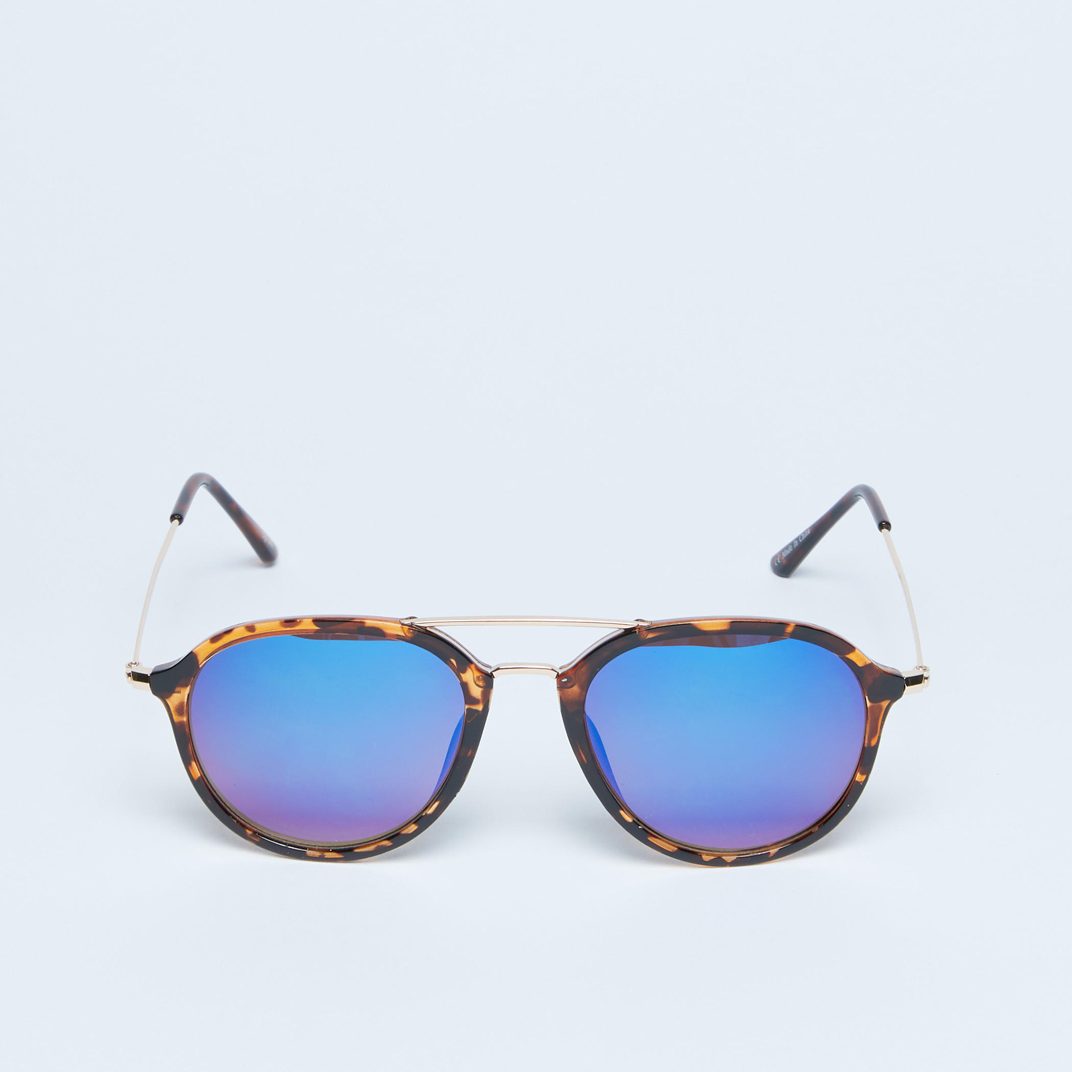 نظّارة شمسية بتصميم بيضاوي وإطار كامل وطبعات-men-sunglasses-image-2