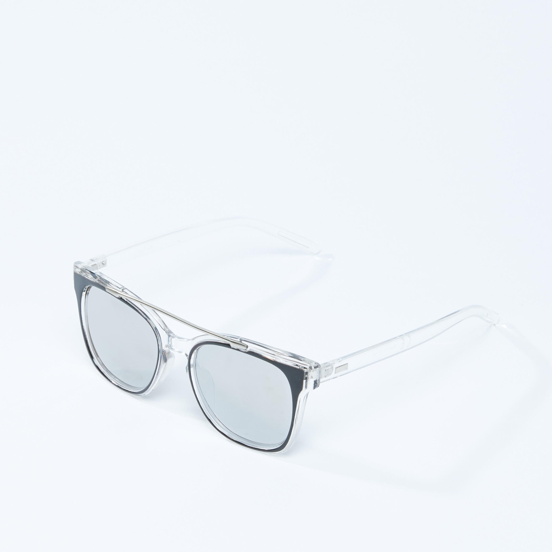 نظّارة شمسية بإطار شفاف من وايفرير-men-sunglasses-image-1