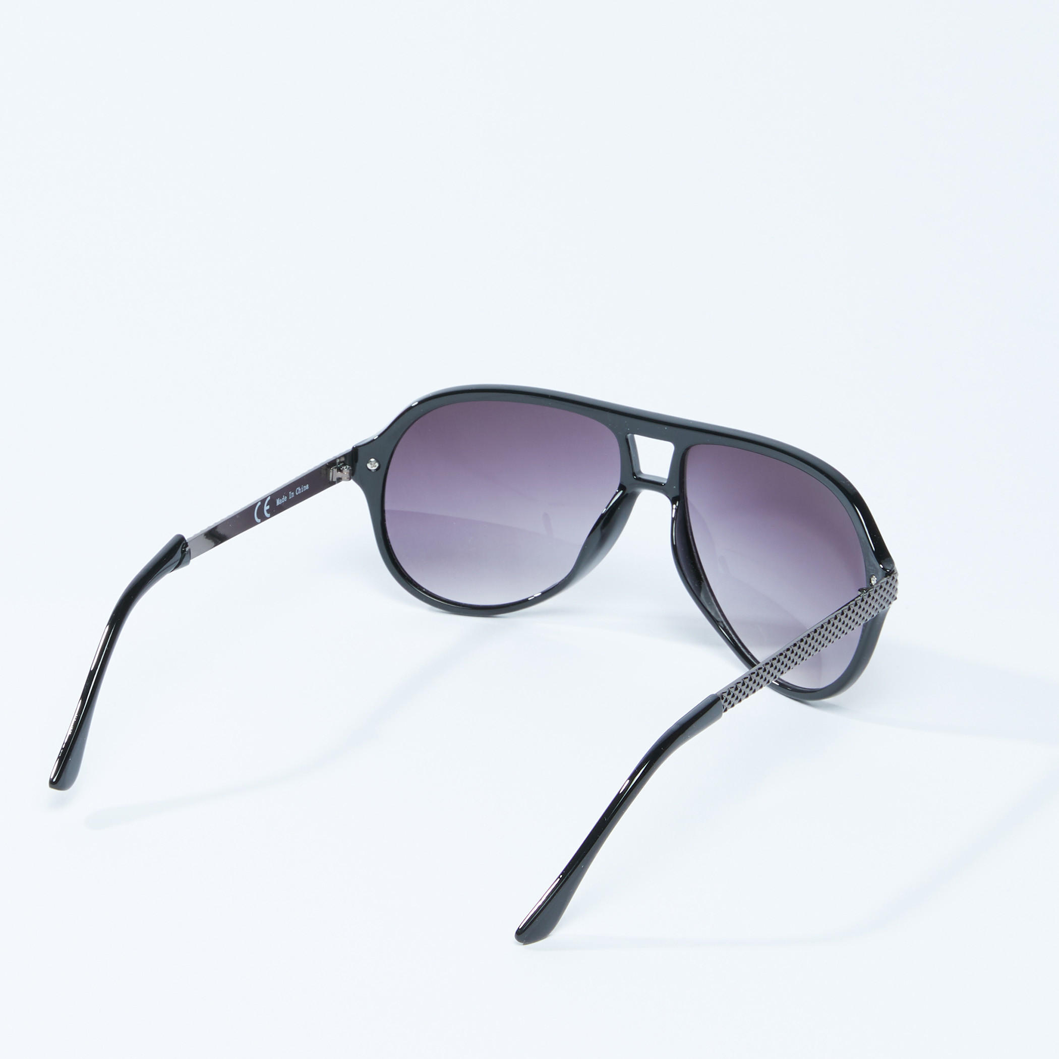 نظّارة شمسية بإطار بارز الملمس-men-sunglasses-image-1