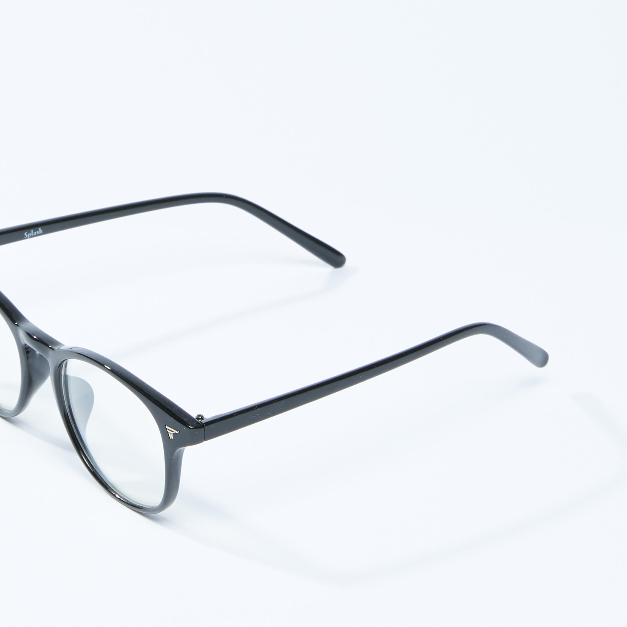 نظّارة شمسية بتصميم بيضاوي وإطار كامل-men-sunglasses-image-3
