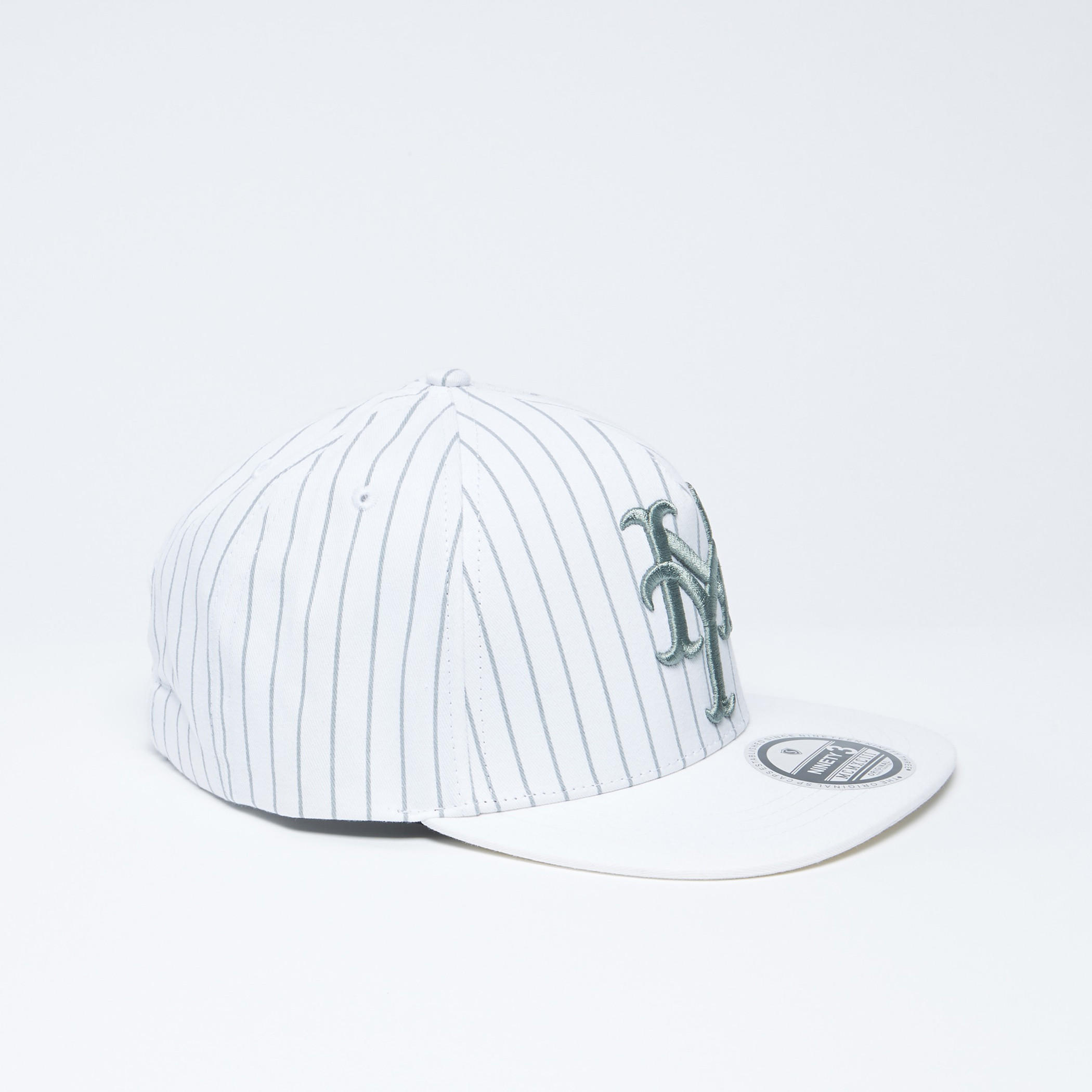 قبعة كاب مطرّزة بشريط إغلاق لاصق-men-caps-image-1