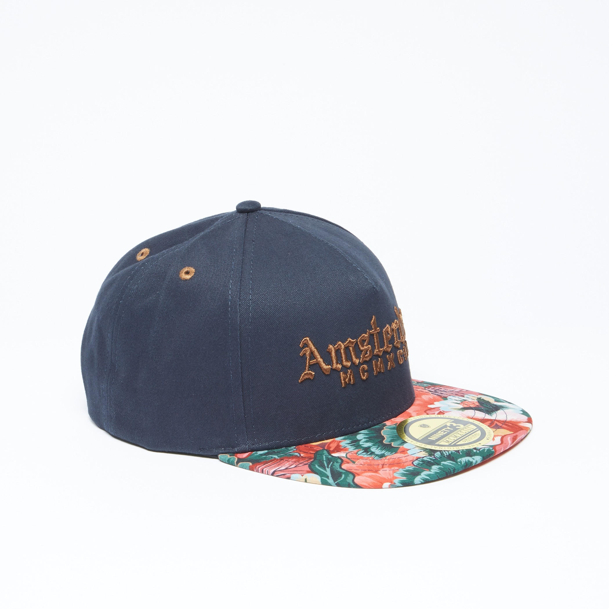 قبعة كاب مطرّزة بزر إغلاق-men-caps-image-1