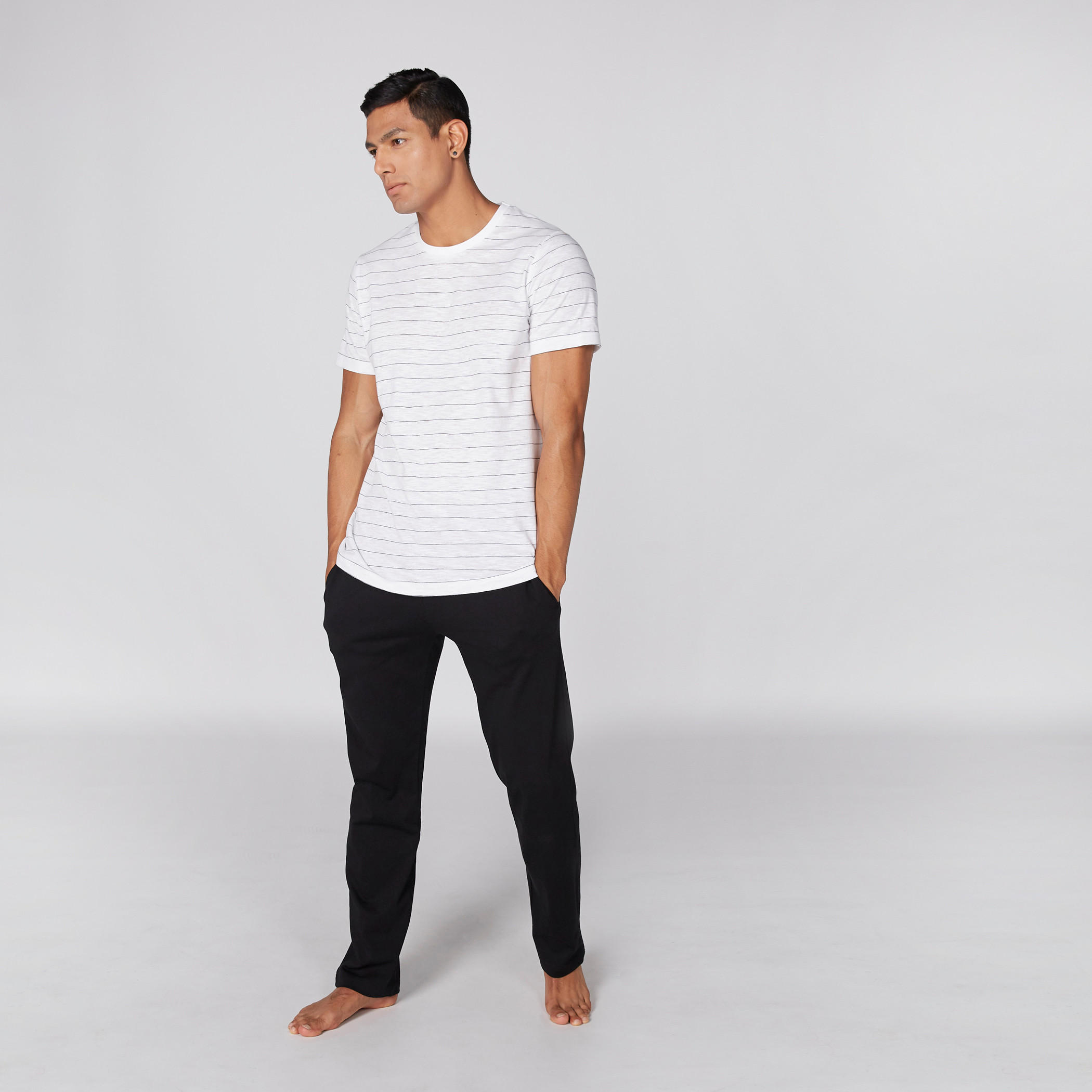 طقم بنطال بيجاما وتيشيرت مقلّم-men-clothing-nightwear-sets-image-3